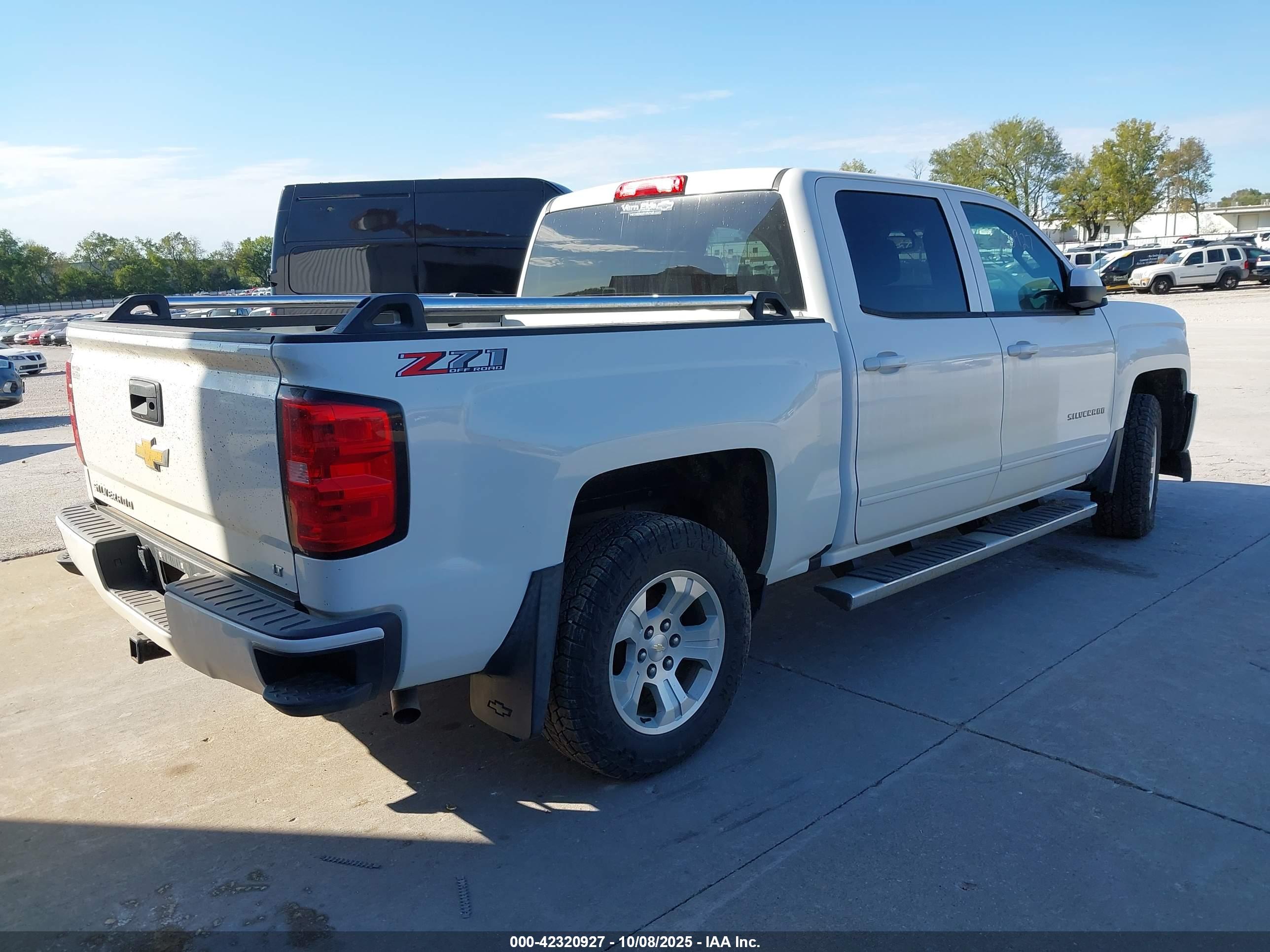CHEVROLET SILVERADO image 4