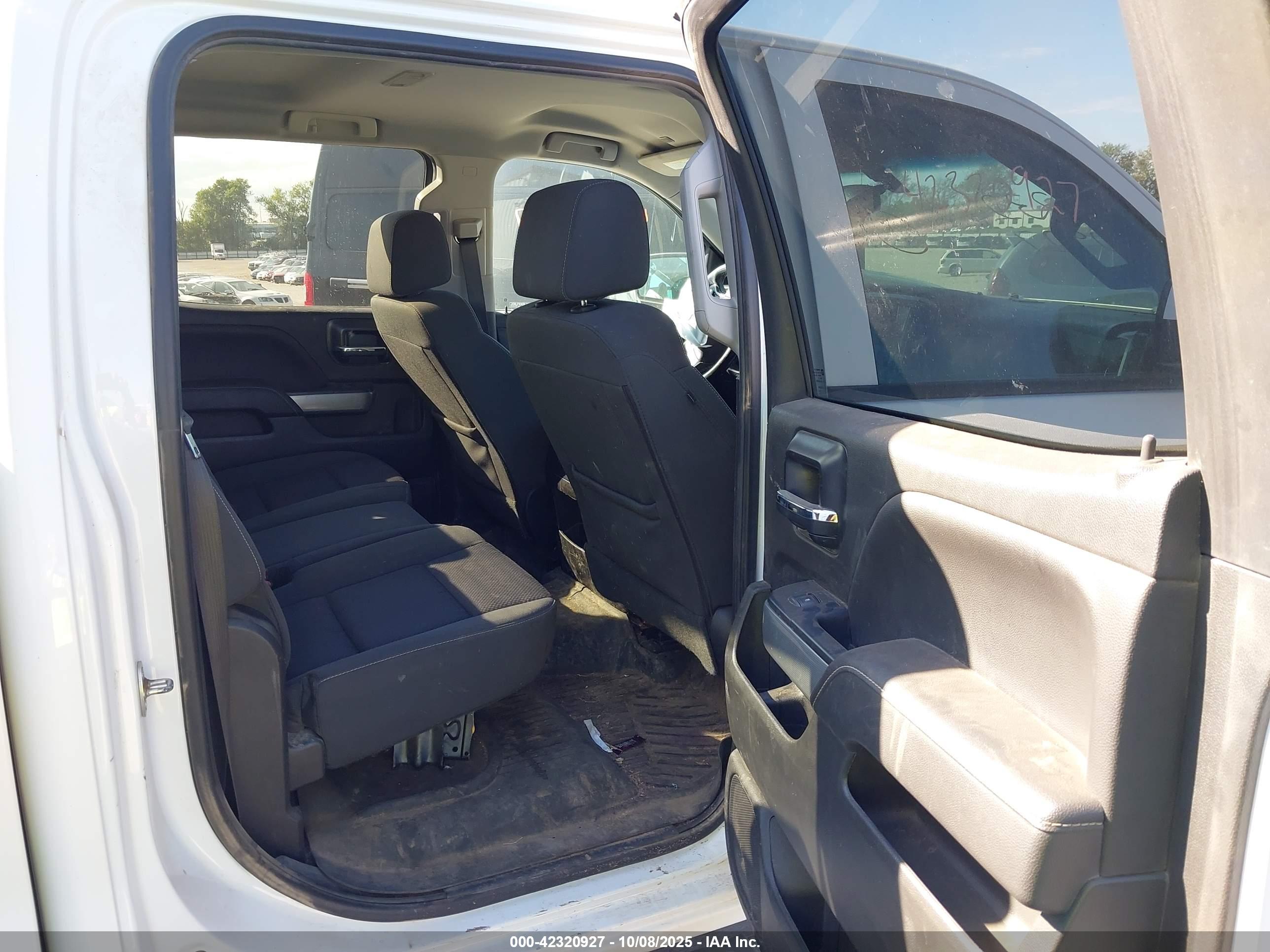 CHEVROLET SILVERADO image 8