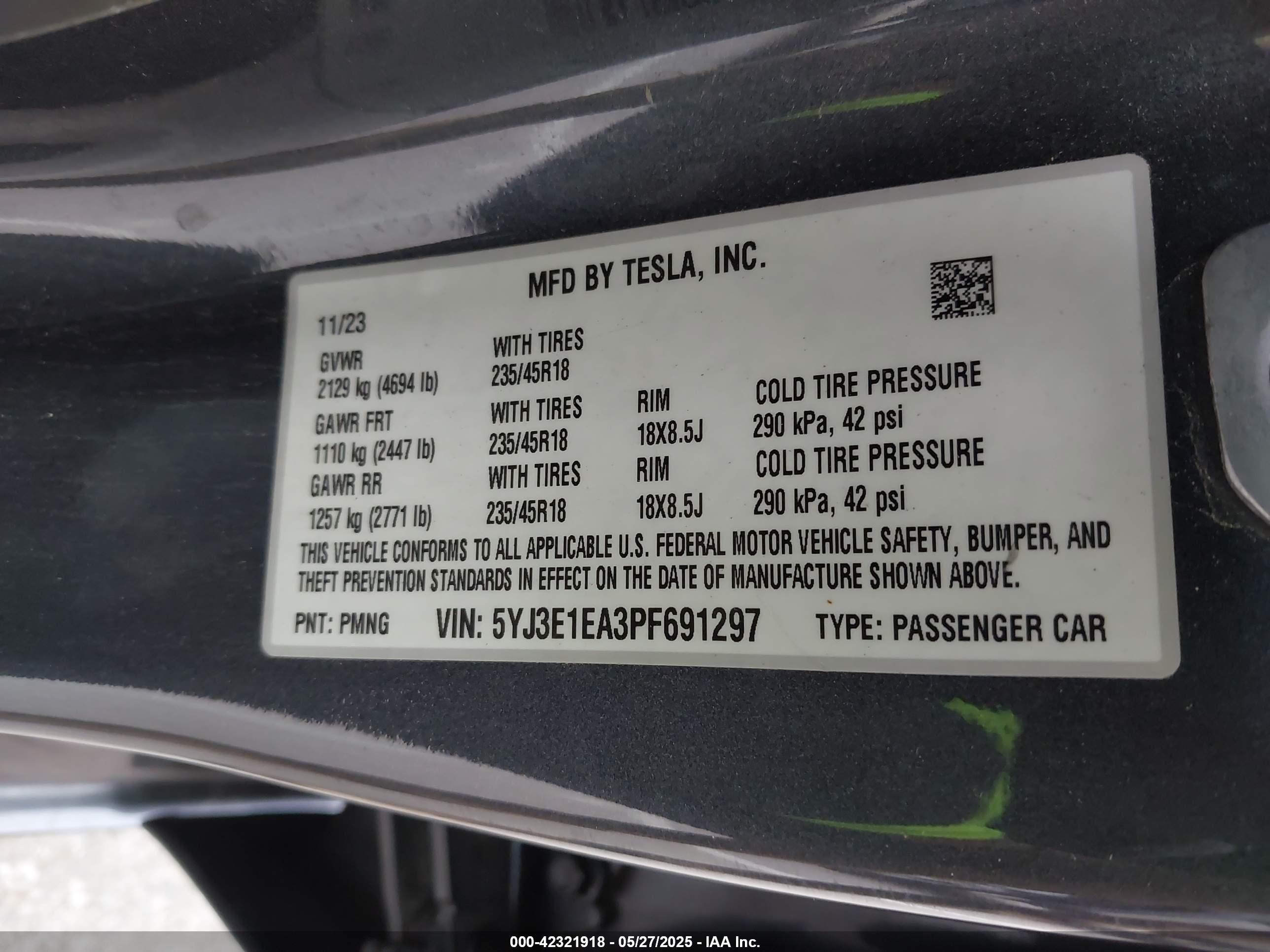 TESLA MODEL image 9