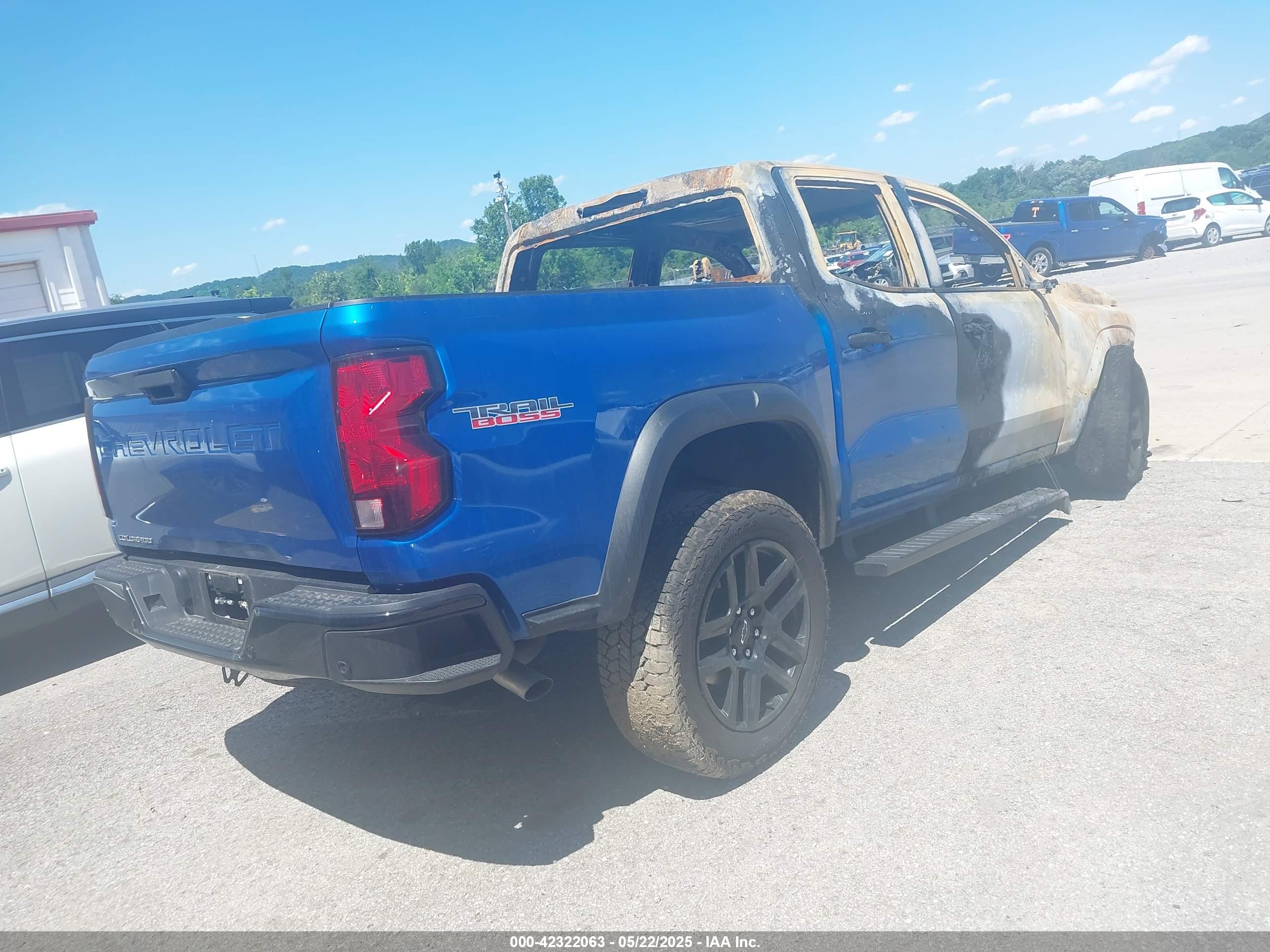 CHEVROLET COLORADO image 4