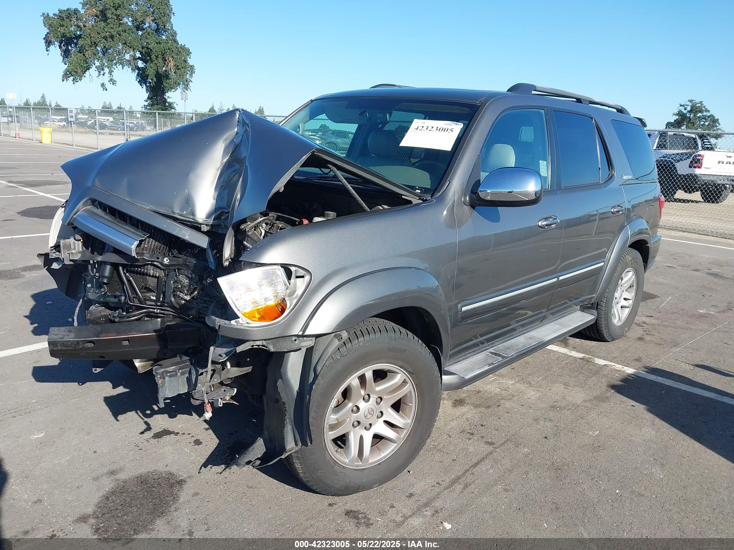 TOYOTA SEQUOIA image 2