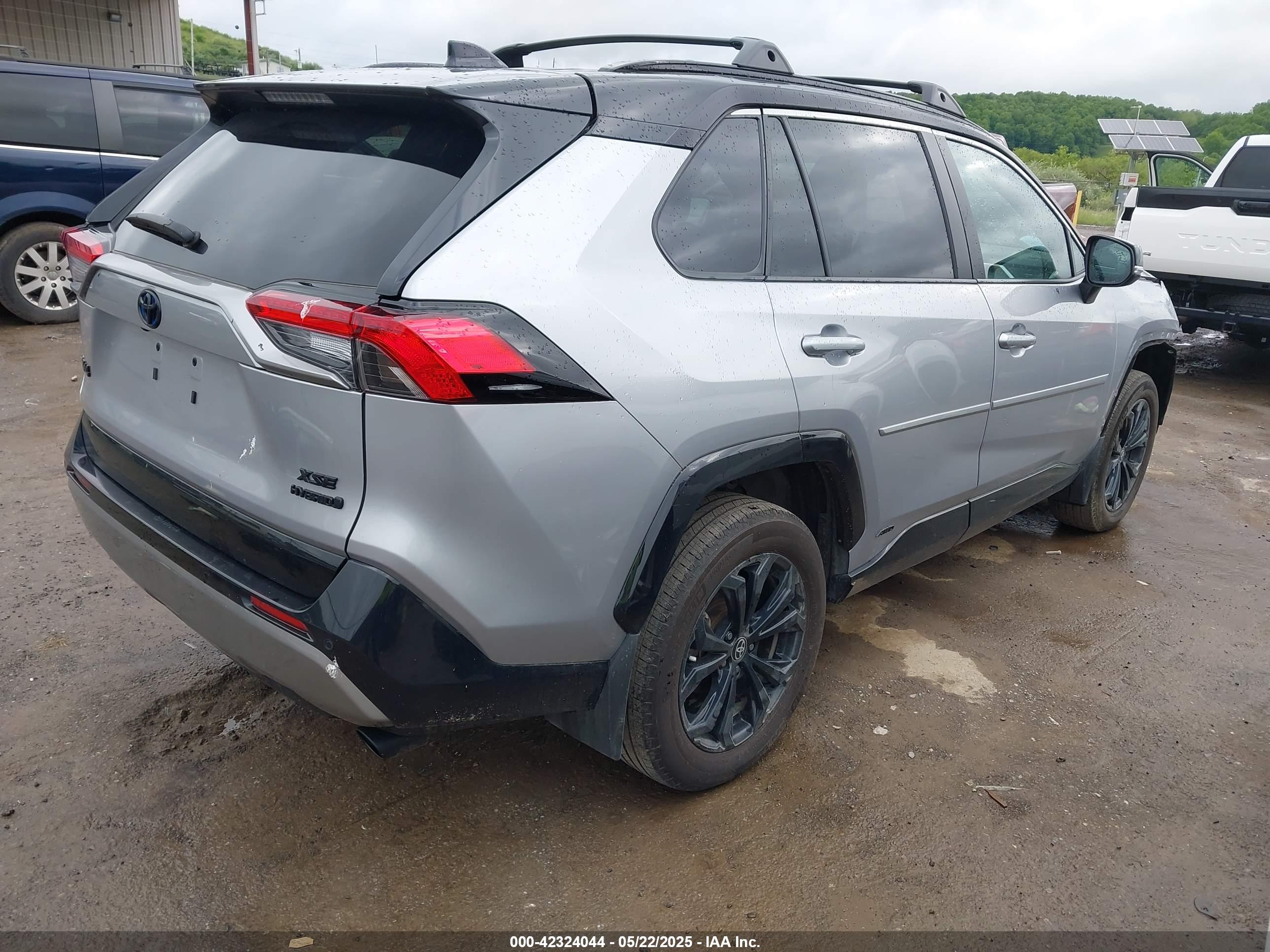 TOYOTA RAV4 image 4