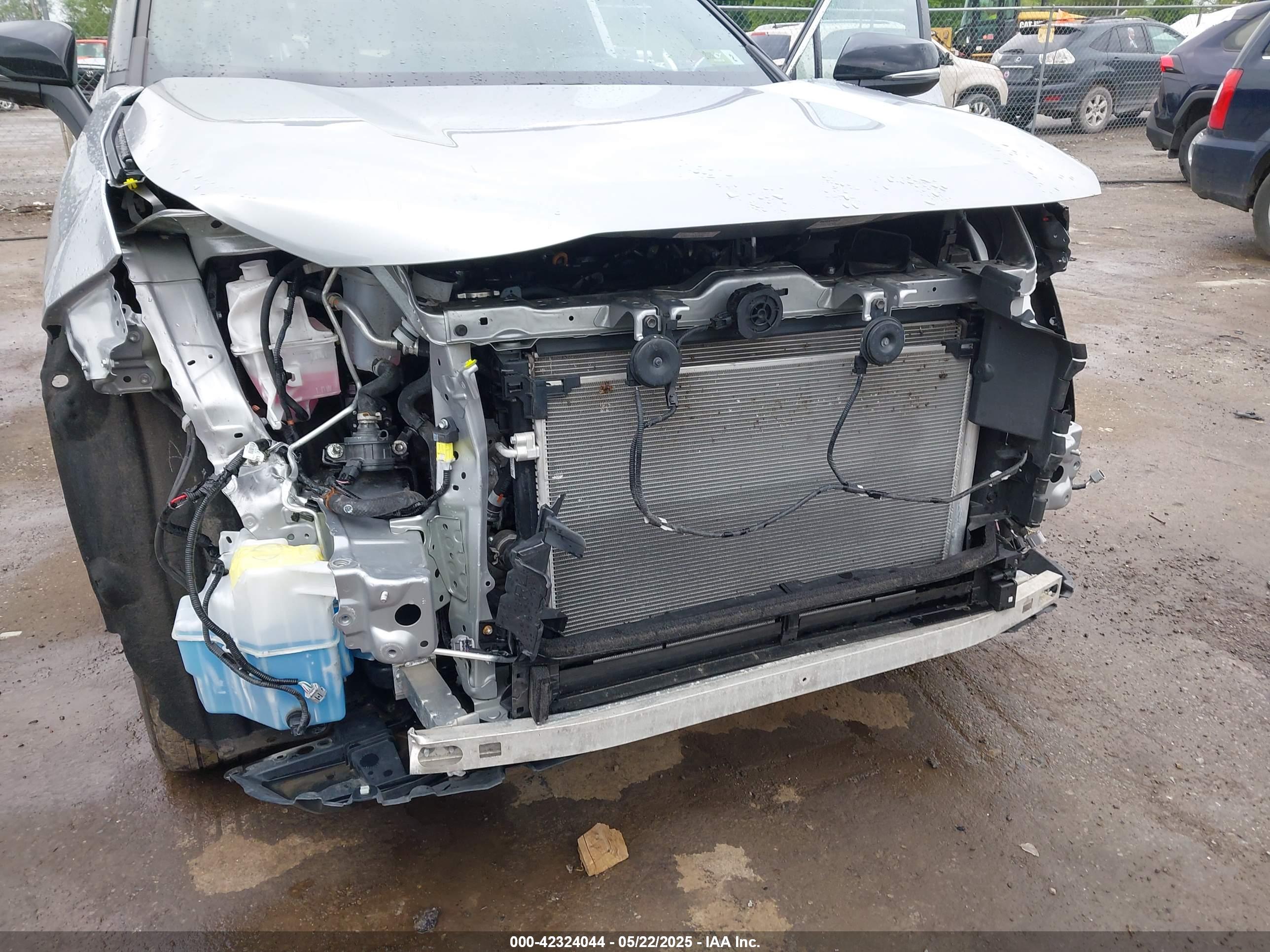 TOYOTA RAV4 image 6
