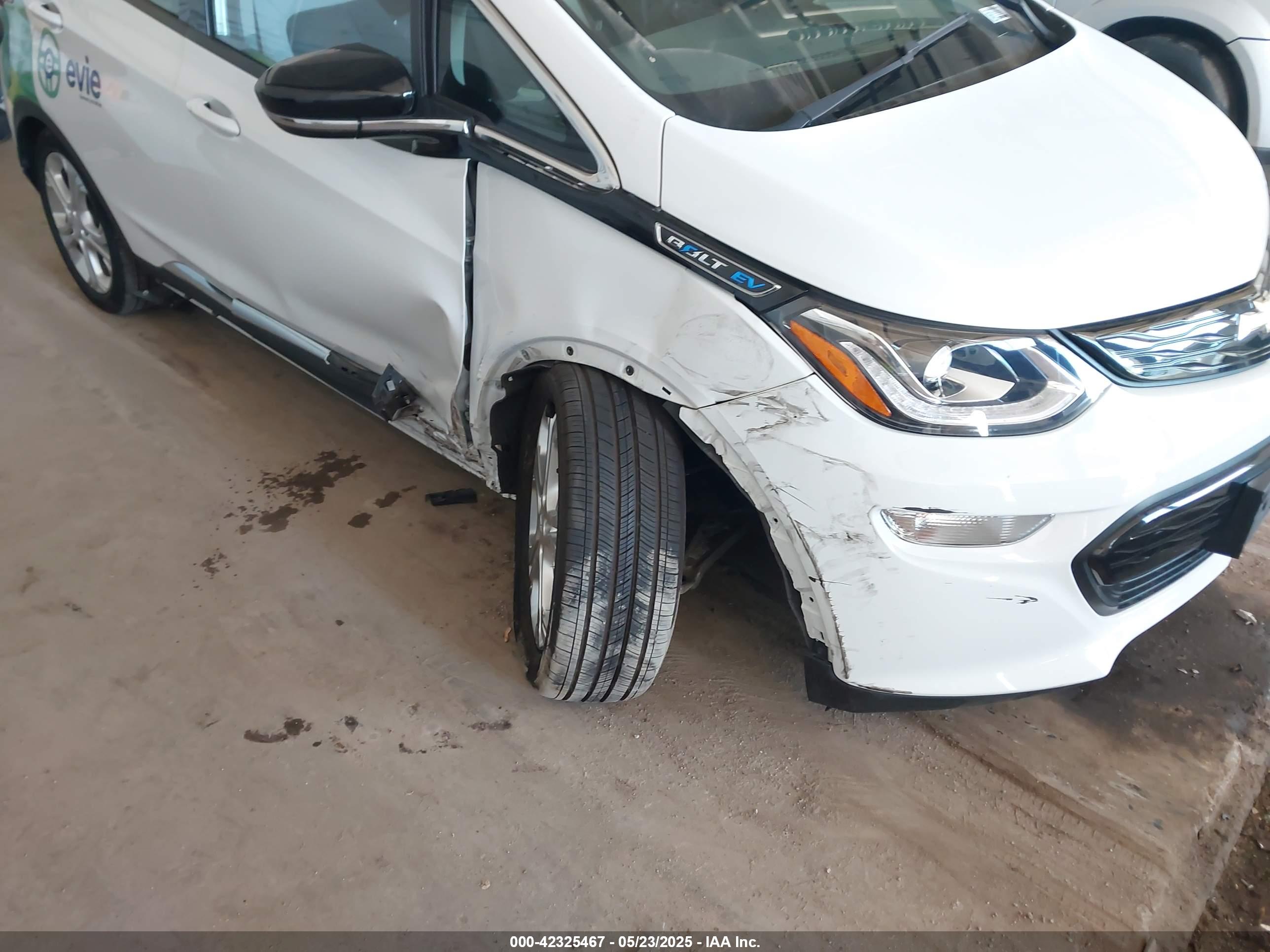 CHEVROLET BOLT image 6