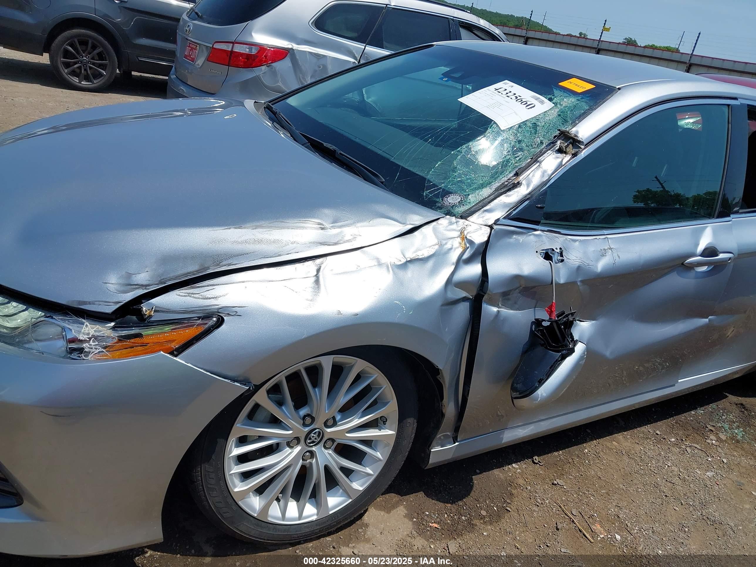 TOYOTA CAMRY image 6