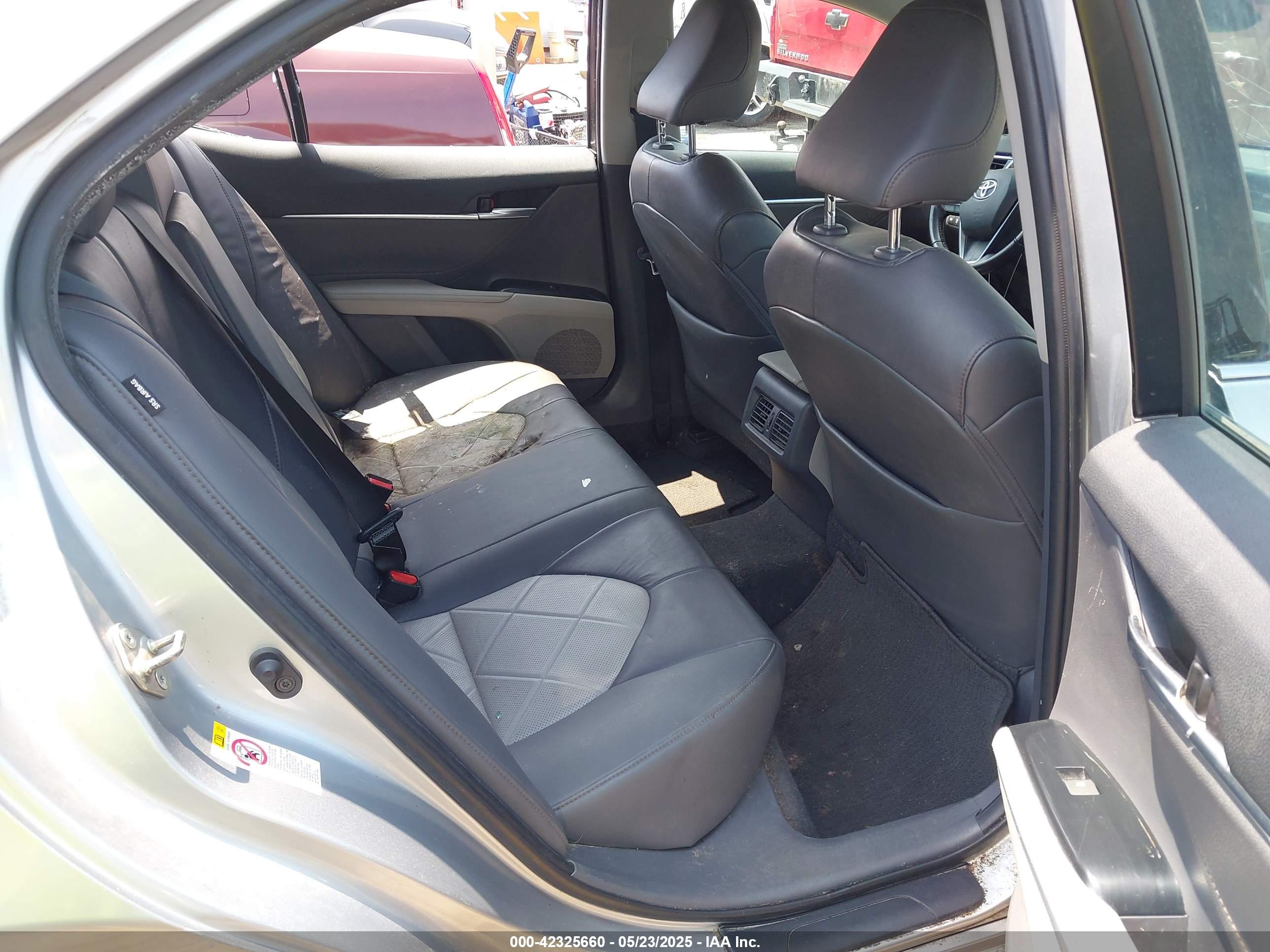 TOYOTA CAMRY image 8
