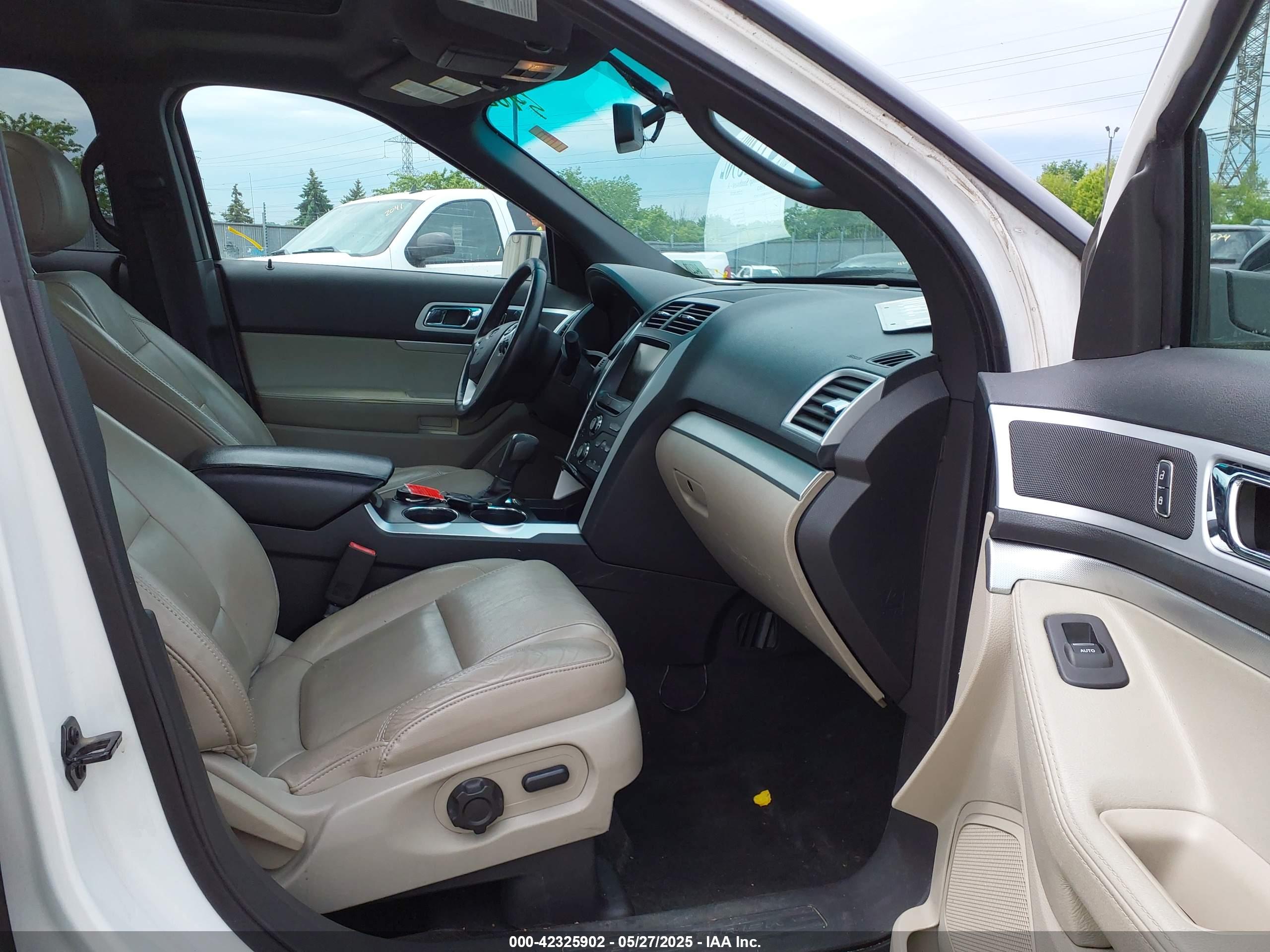 FORD EXPLORER image 5