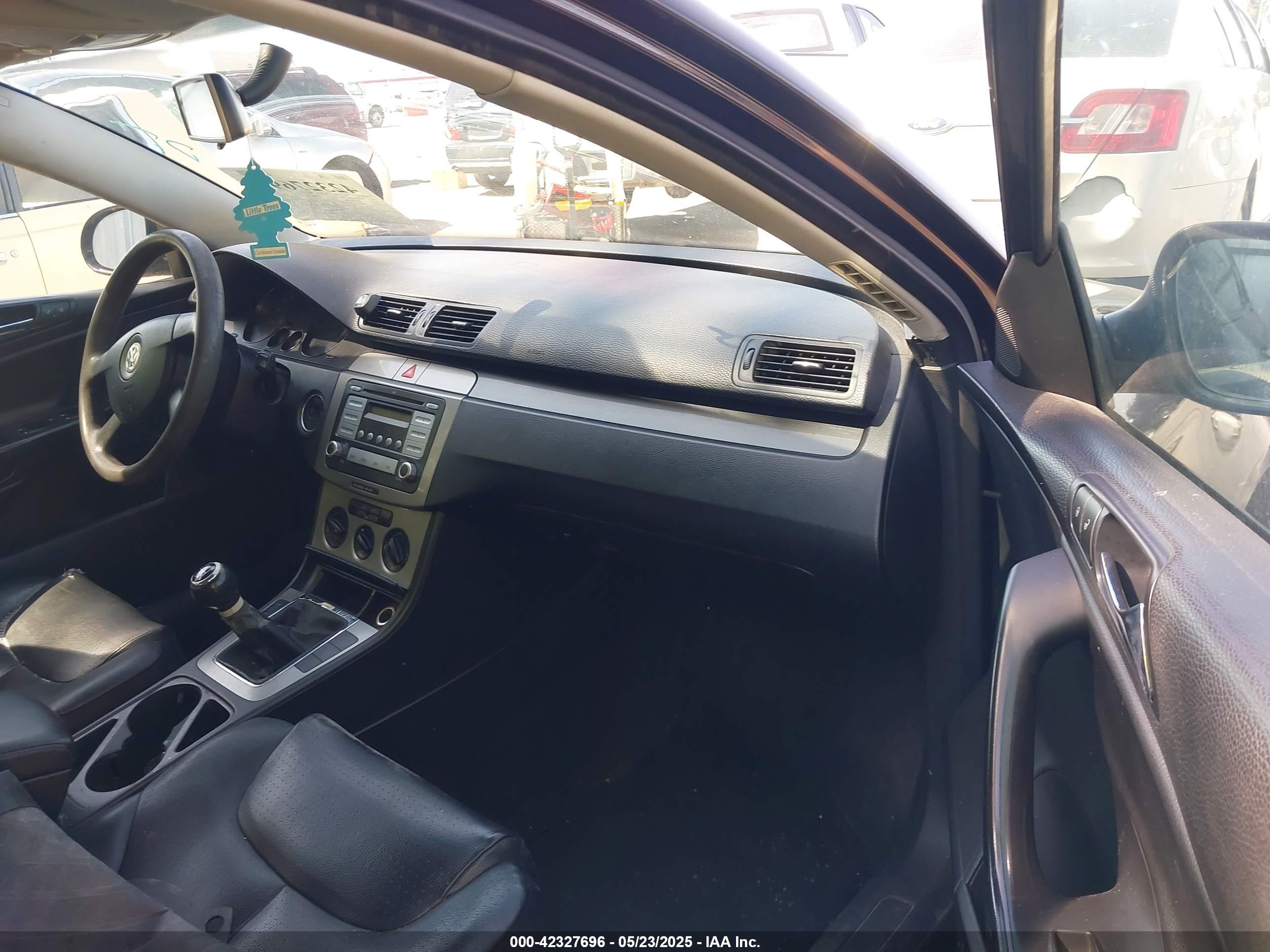 VOLKSWAGEN PASSAT image 5