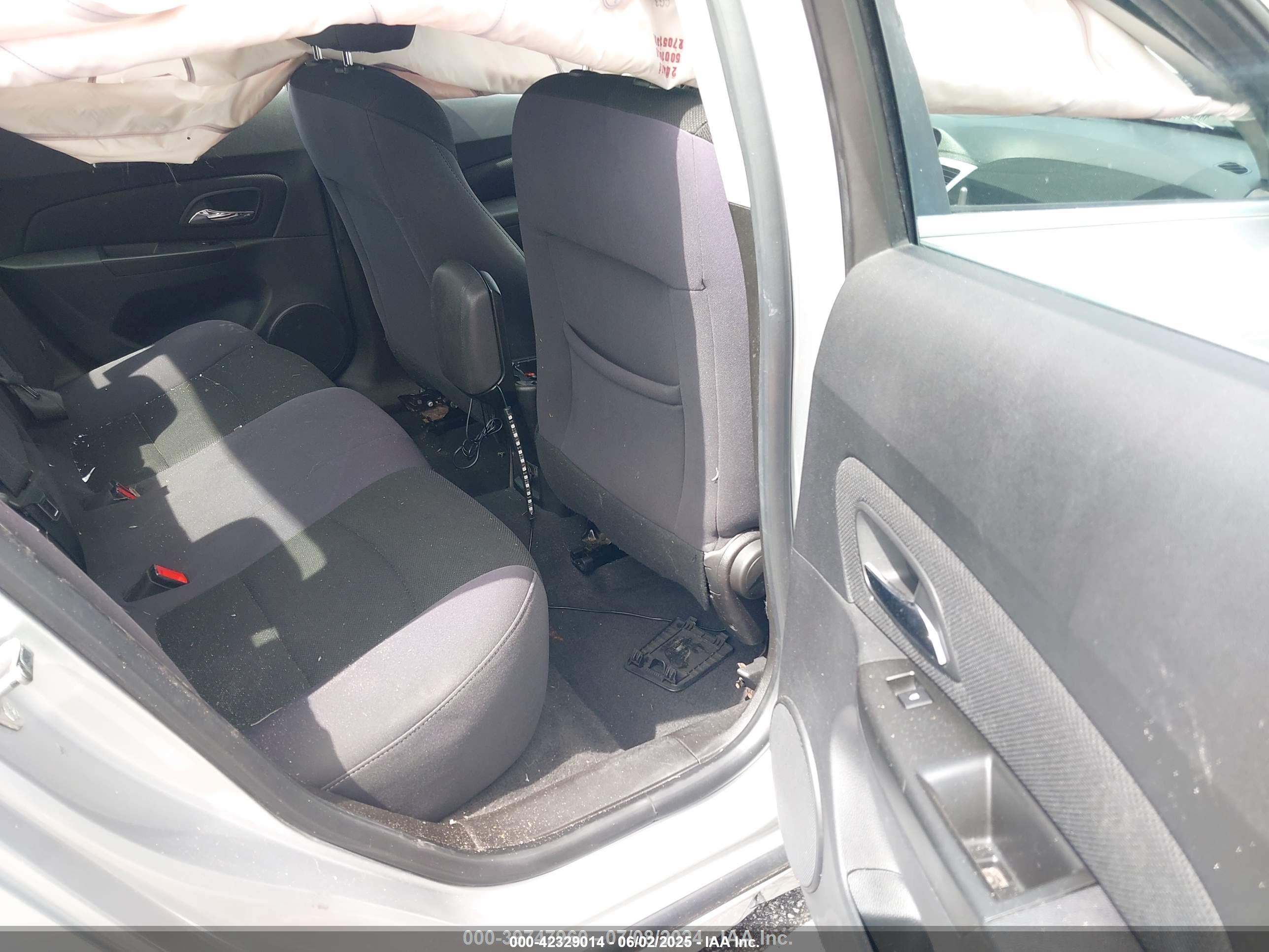 CHEVROLET CRUZE image 8