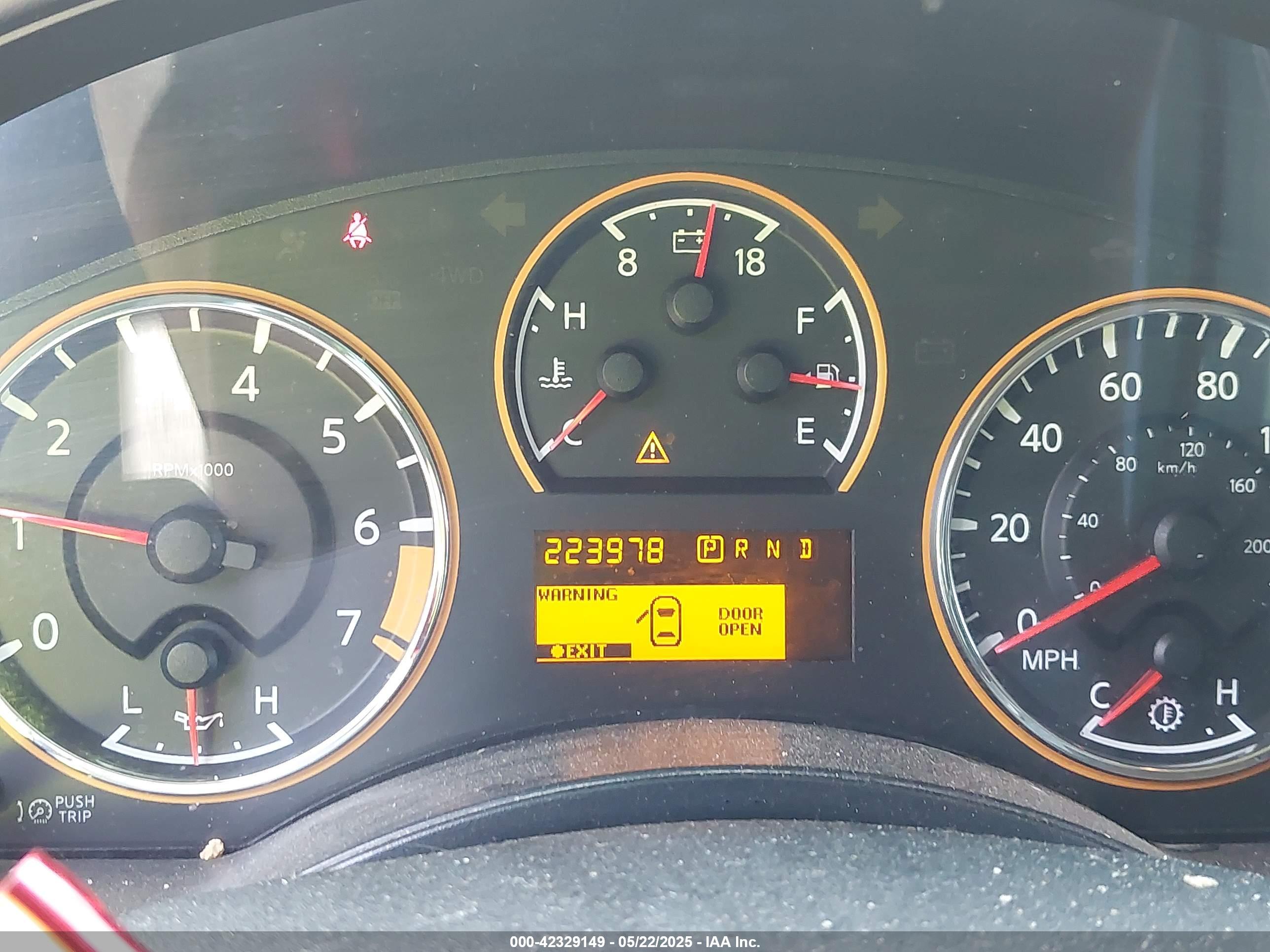 NISSAN ARMADA image 7