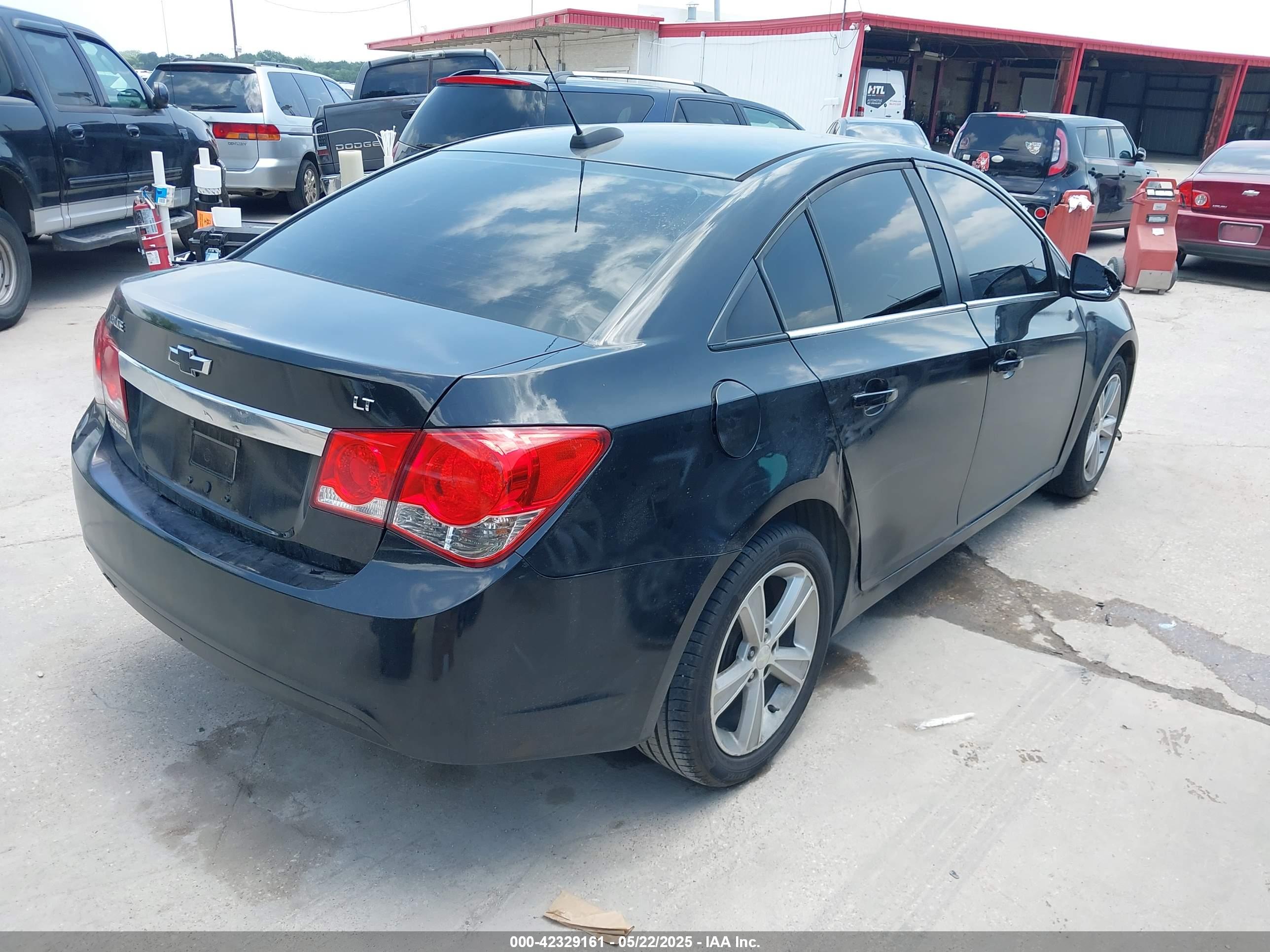 CHEVROLET CRUZE image 4