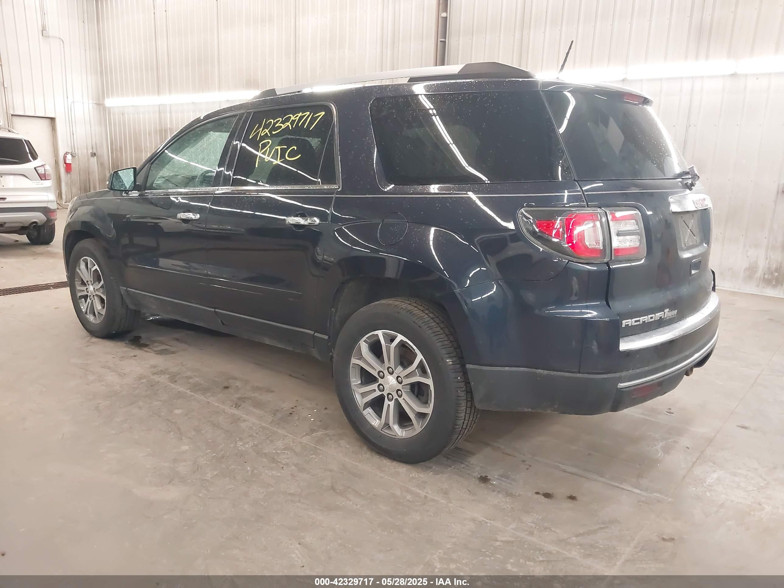 GMC ACADIA image 3