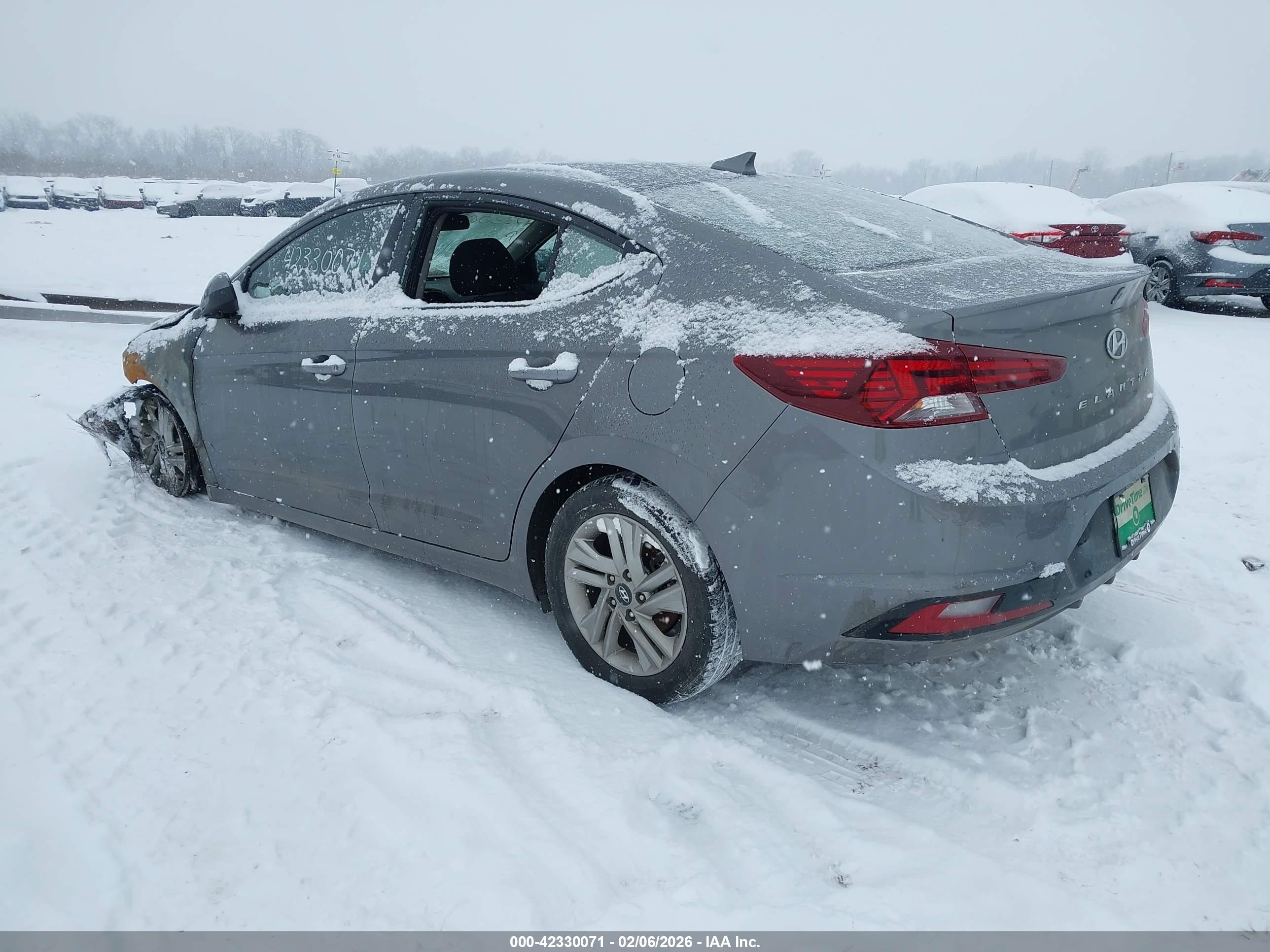 HYUNDAI ELANTRA image 3