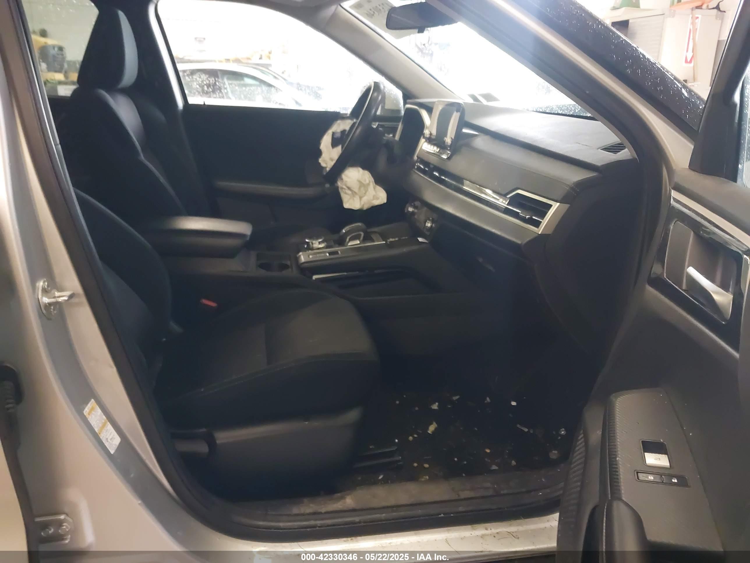 MITSUBISHI OUTLANDER image 5