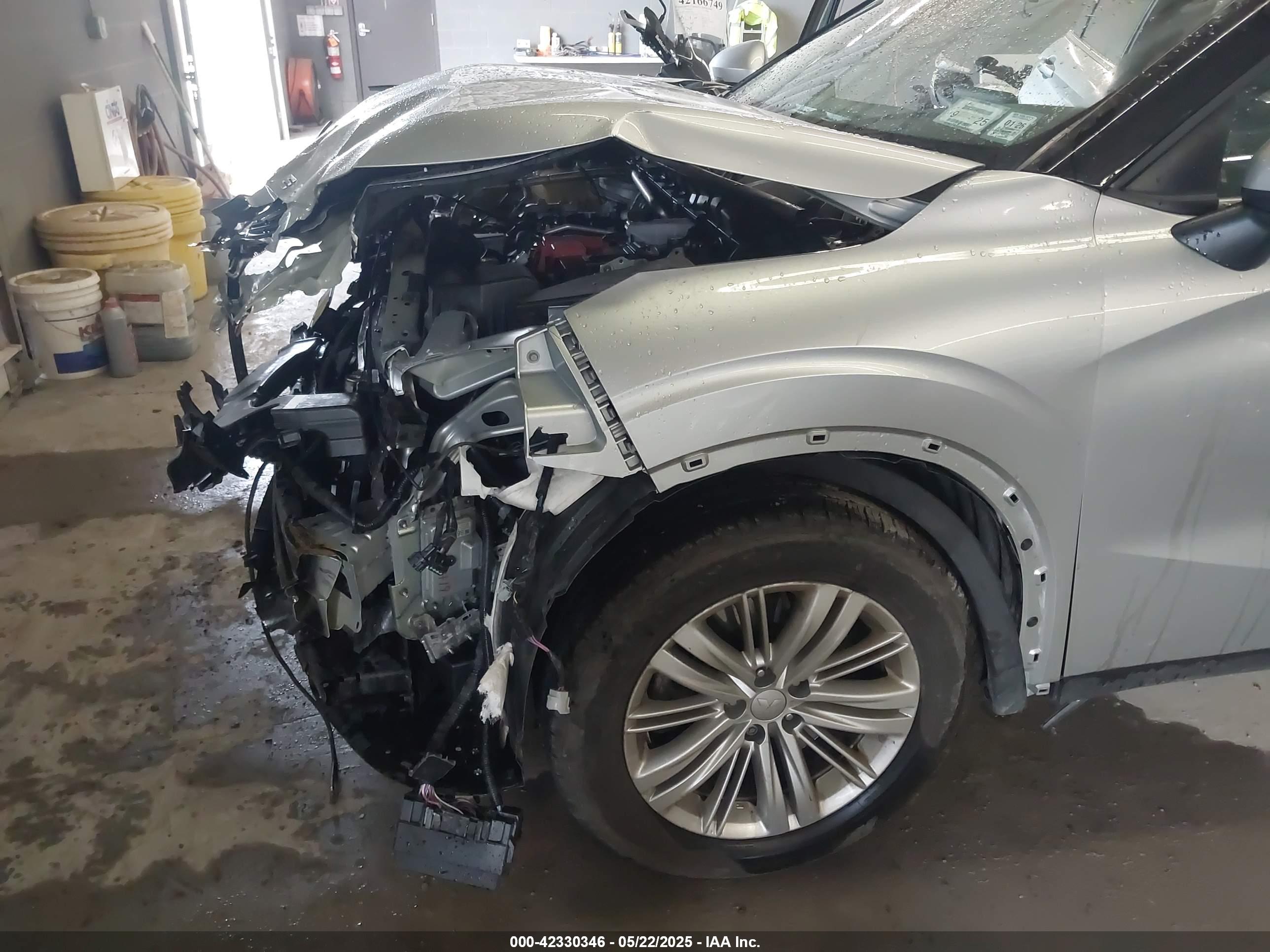 MITSUBISHI OUTLANDER image 6