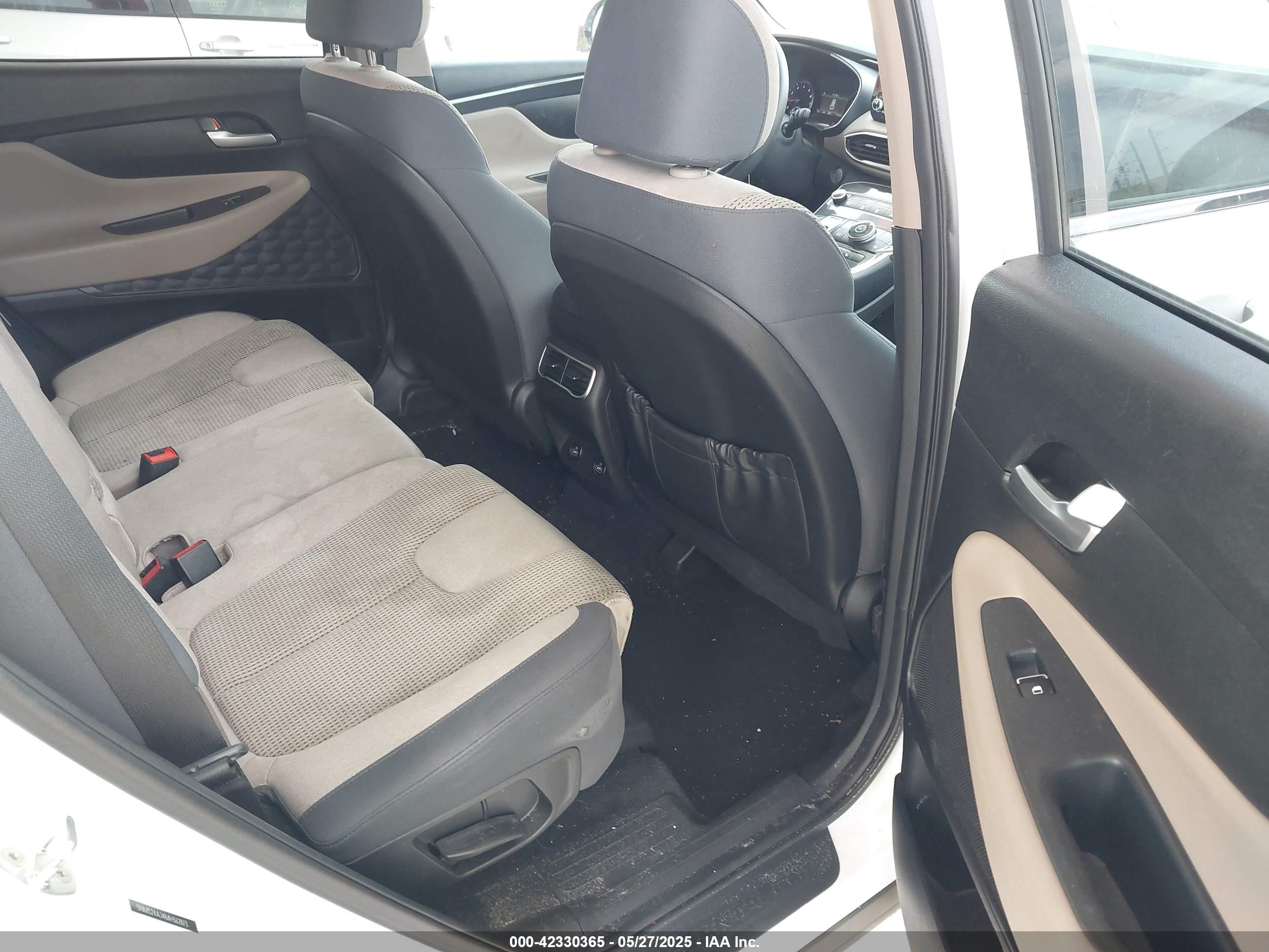 HYUNDAI SANTA image 8