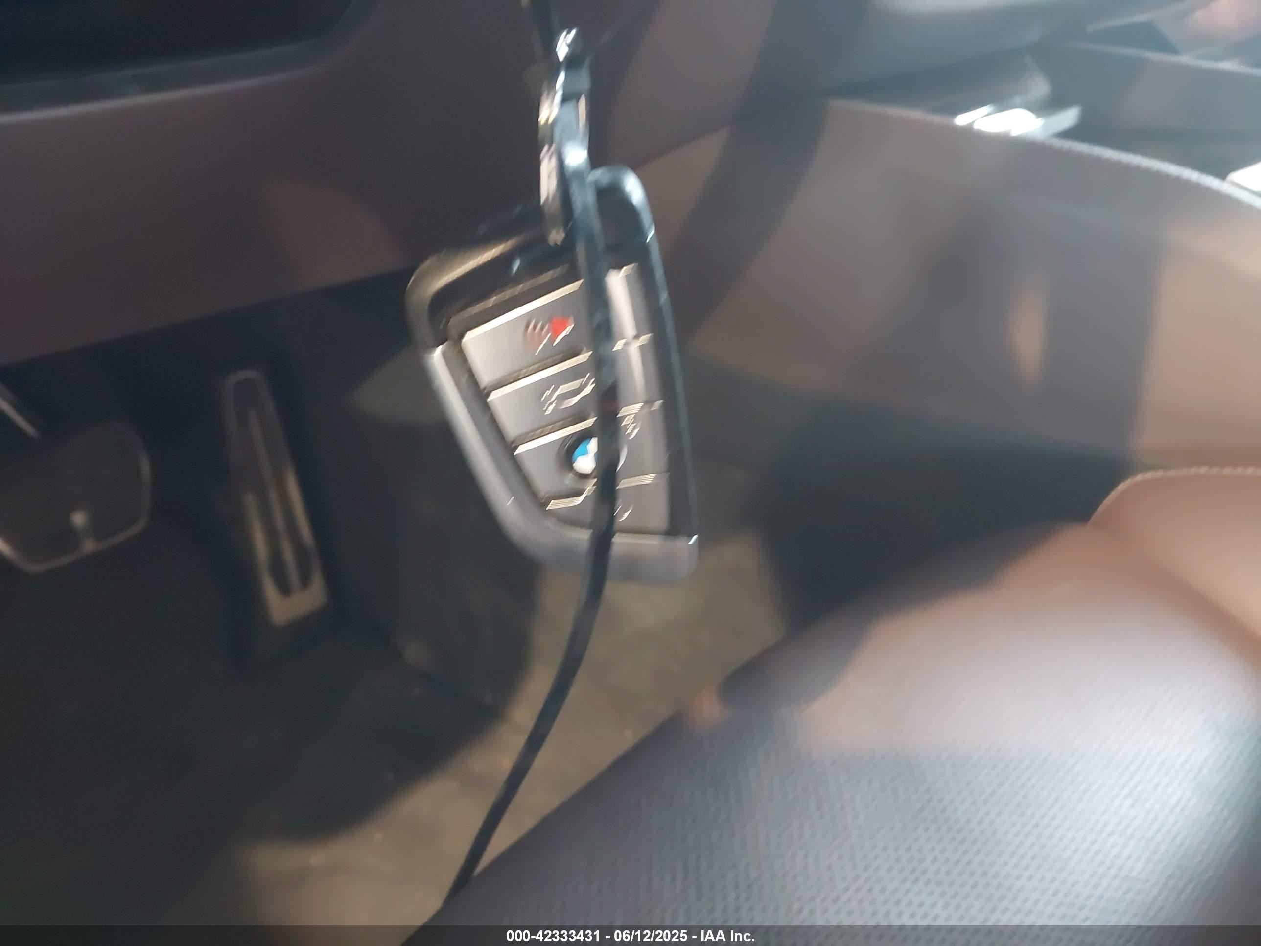 BMW M550I image 11