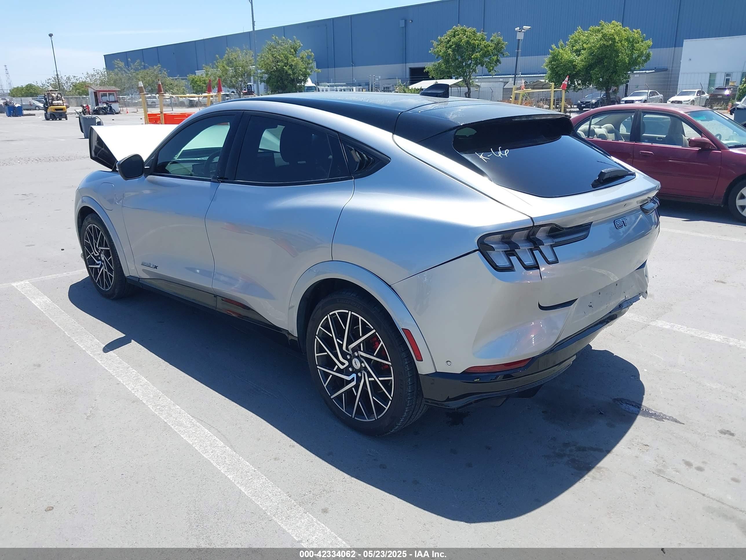 FORD MUSTANG image 3