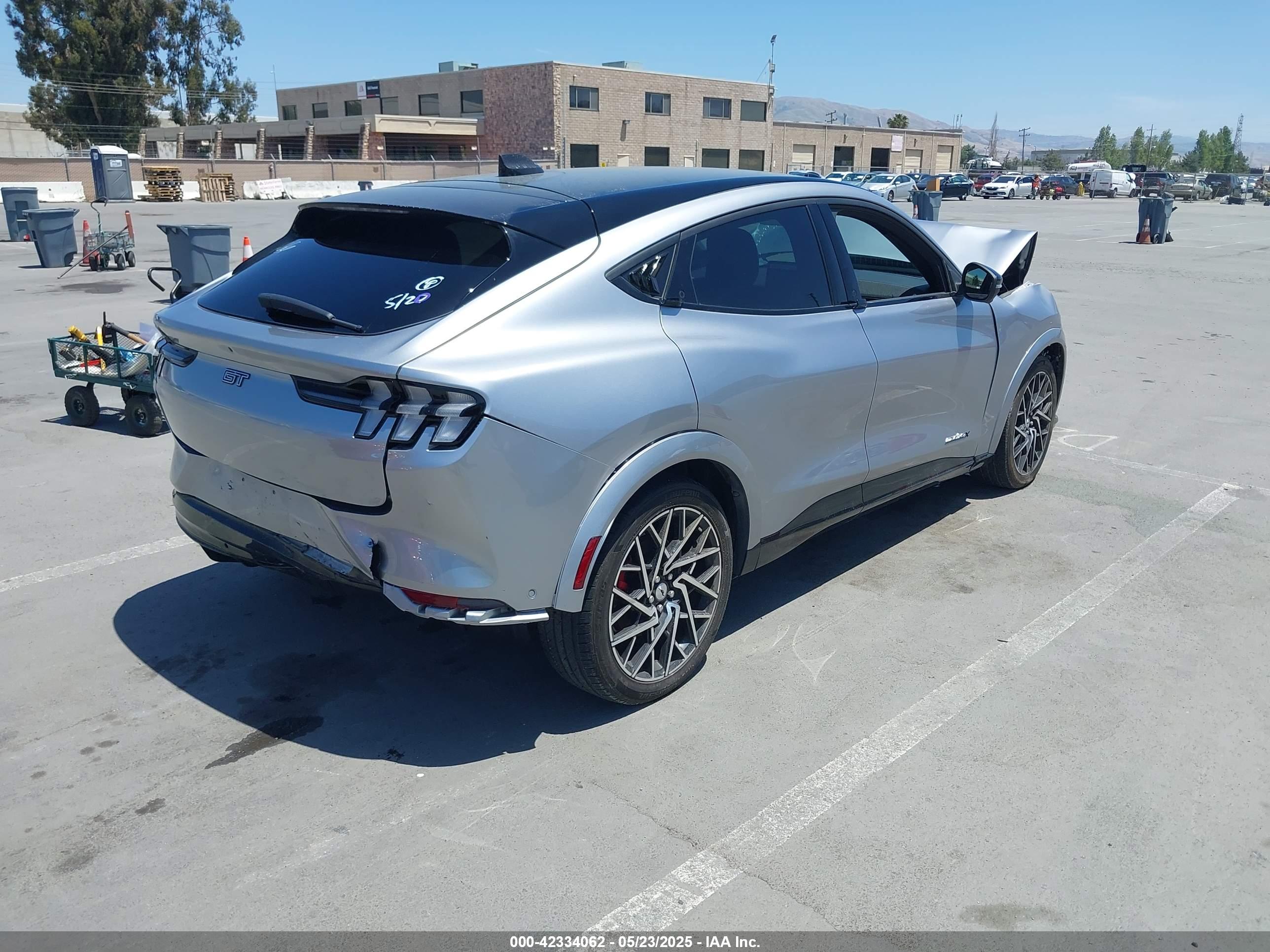 FORD MUSTANG image 4