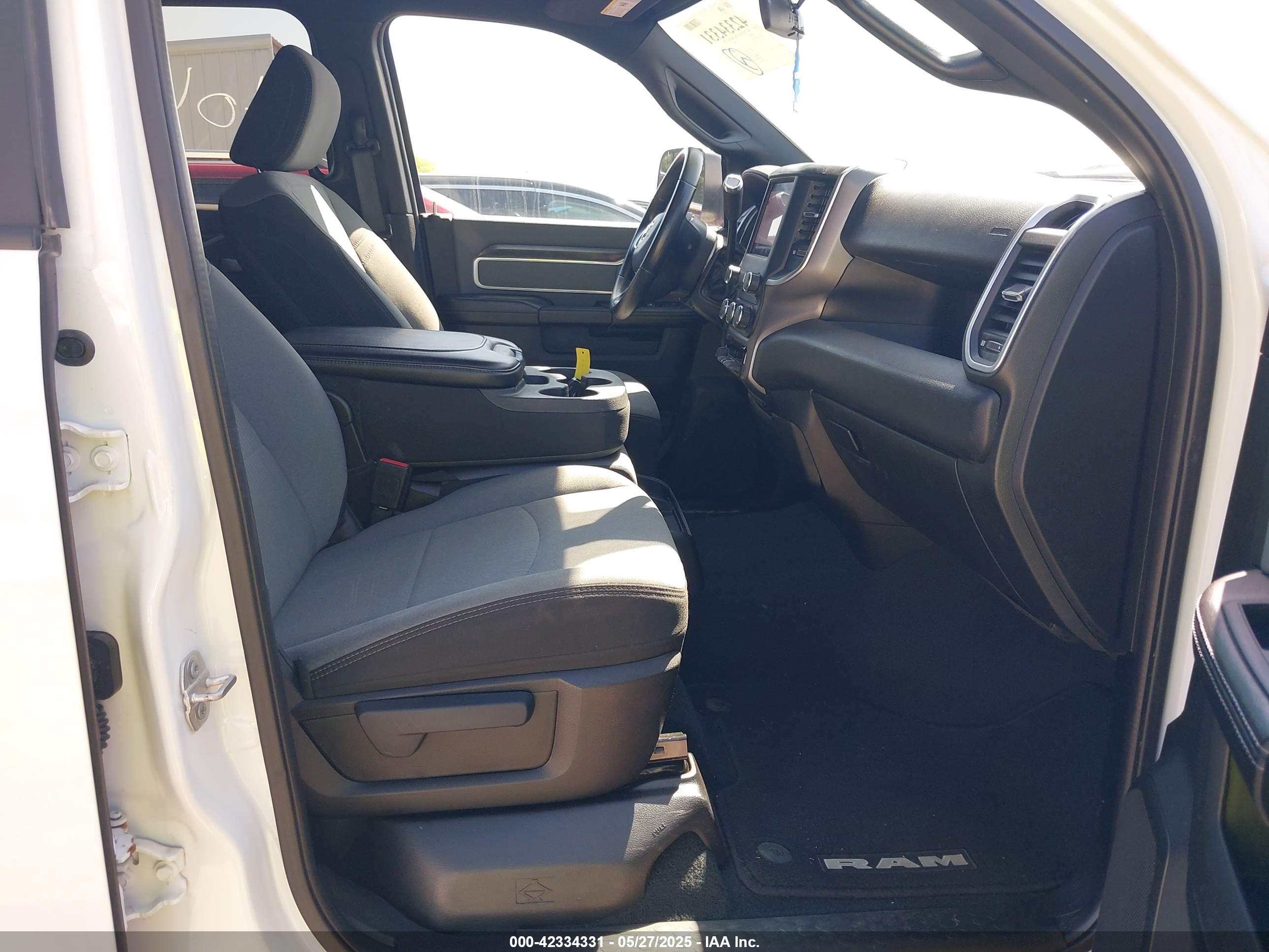 RAM 2500 image 5