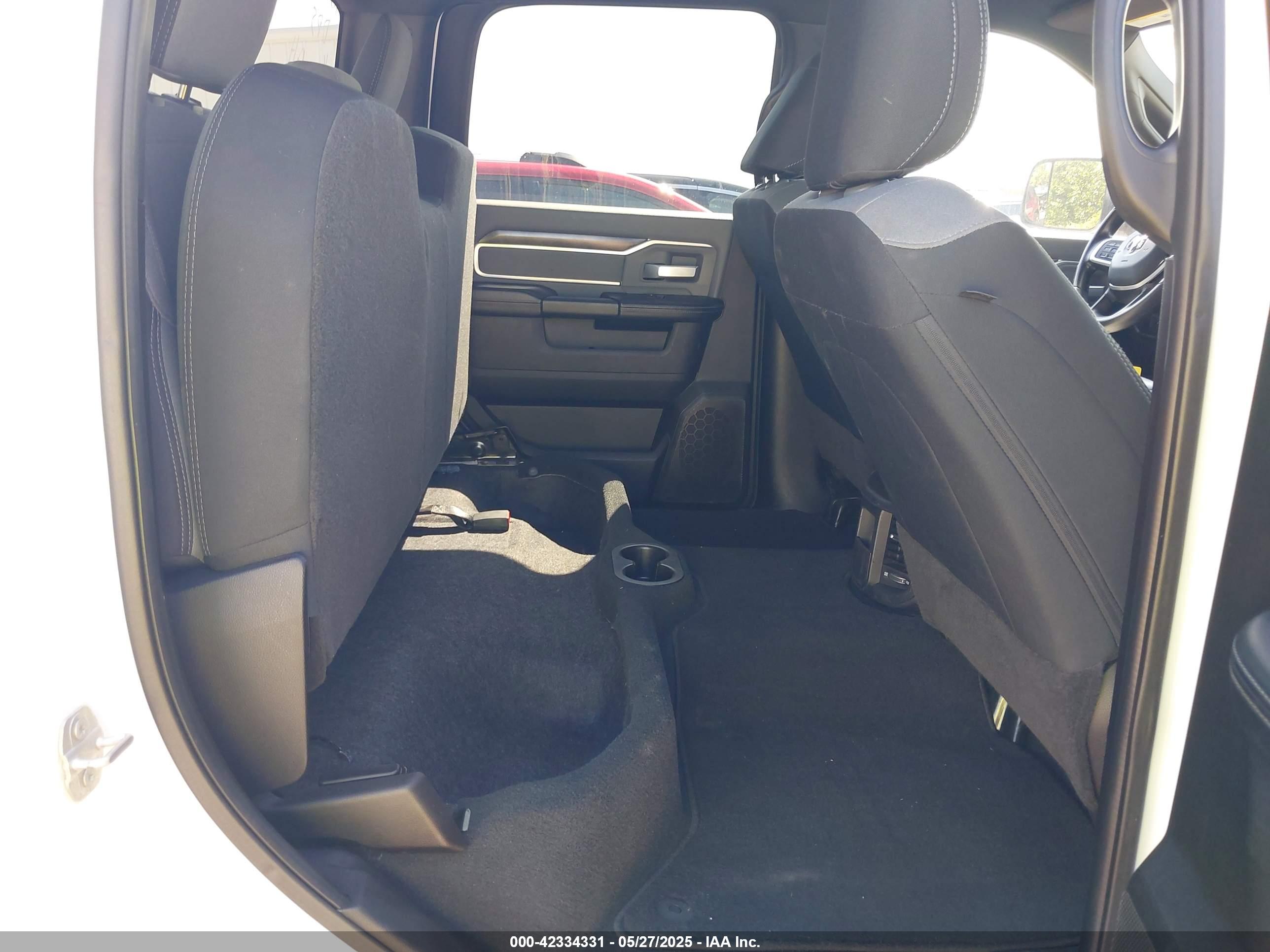RAM 2500 image 8