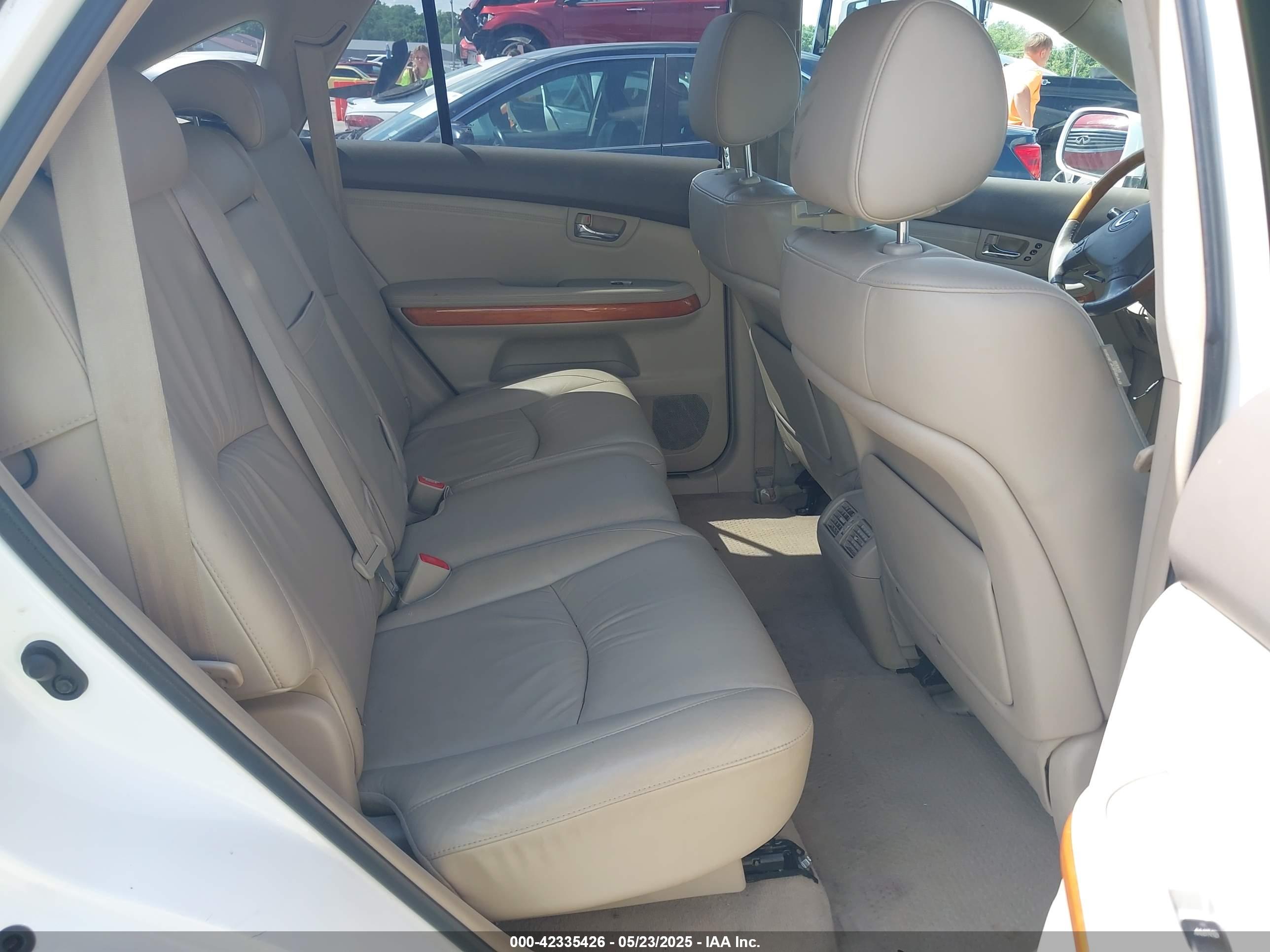 LEXUS RX image 8