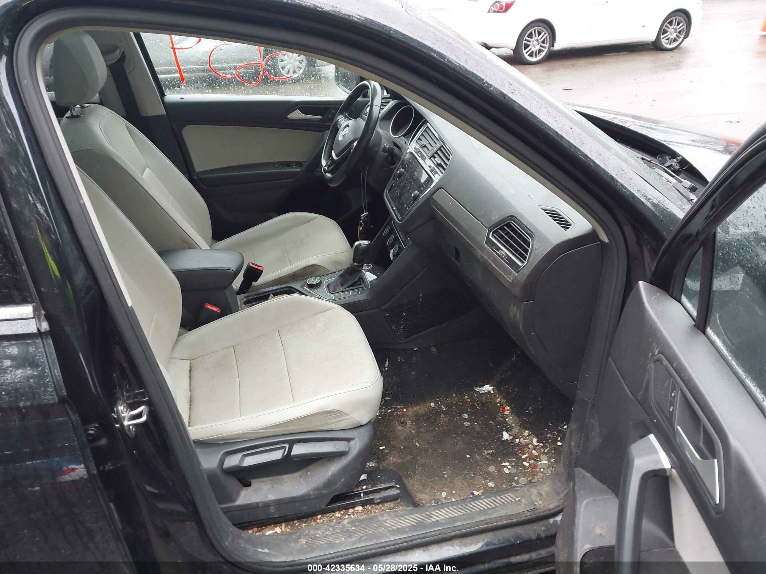 VOLKSWAGEN TIGUAN image 5