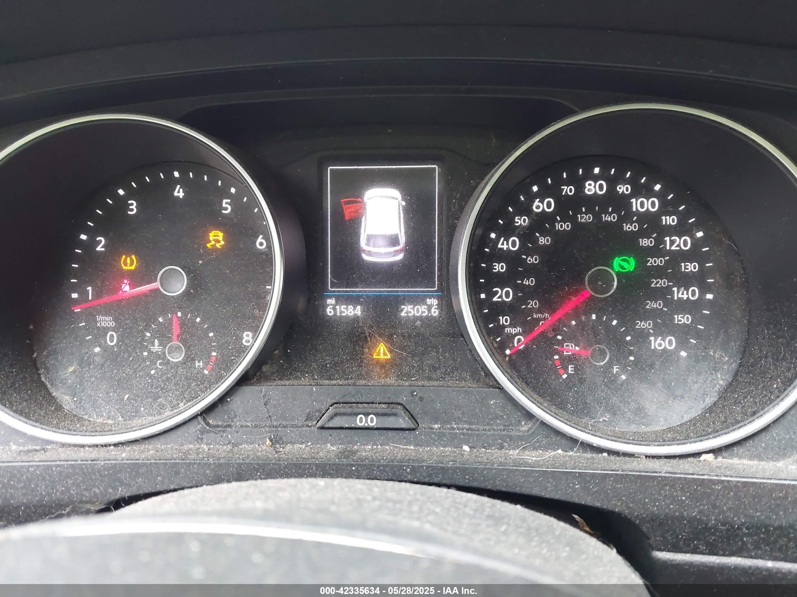 VOLKSWAGEN TIGUAN image 7