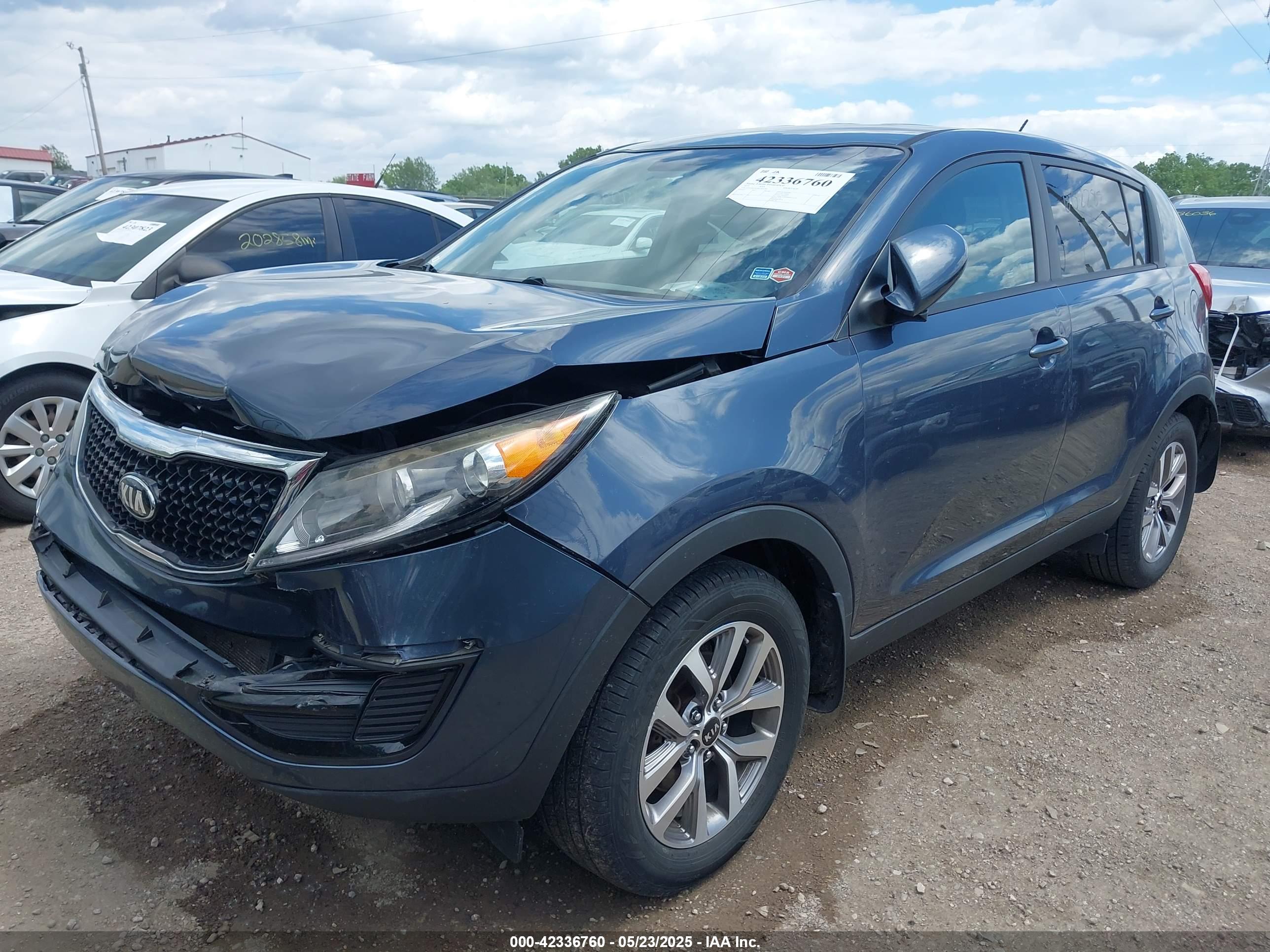 KIA SPORTAGE image 2