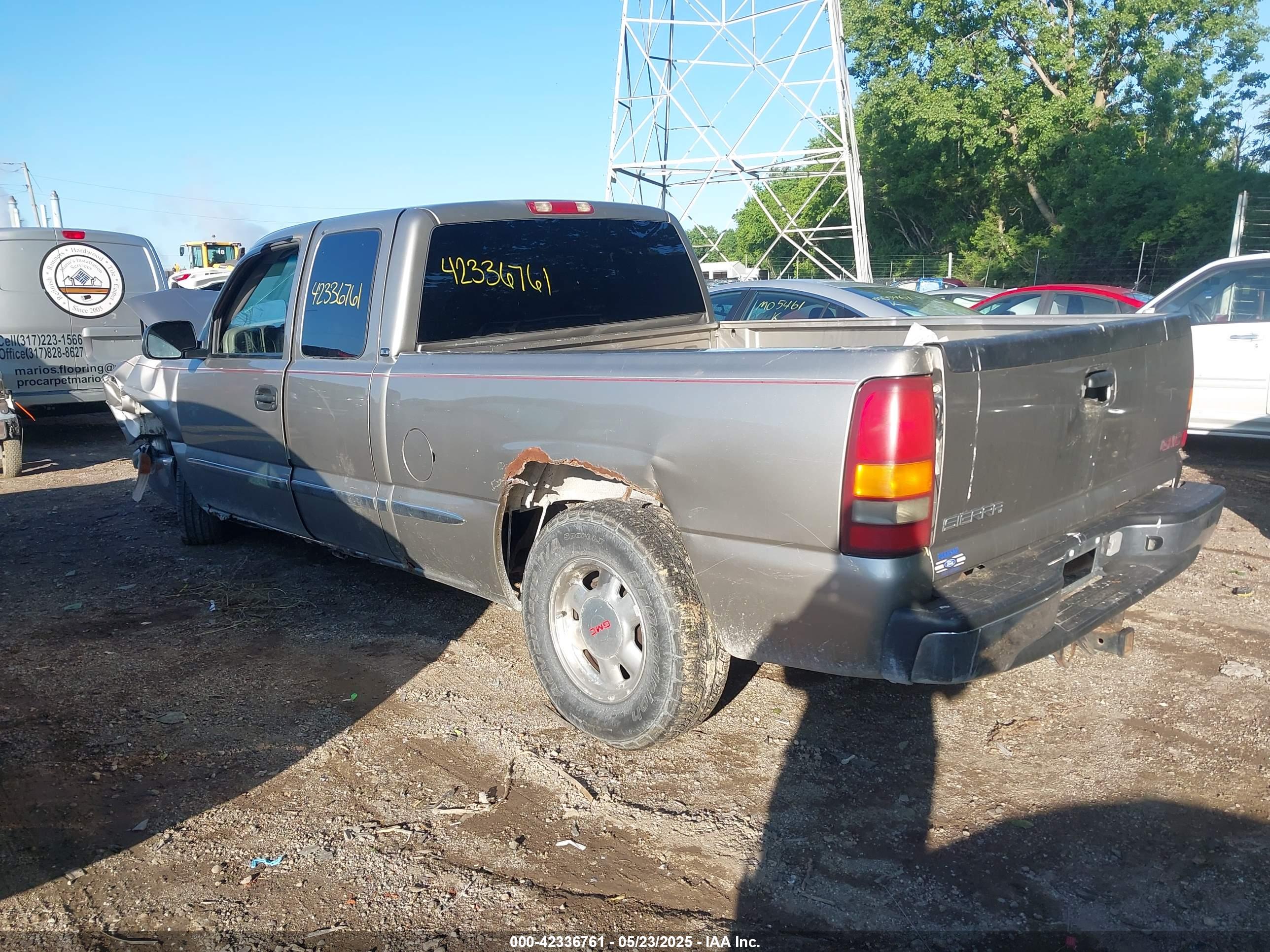 GMC SIERRA image 3