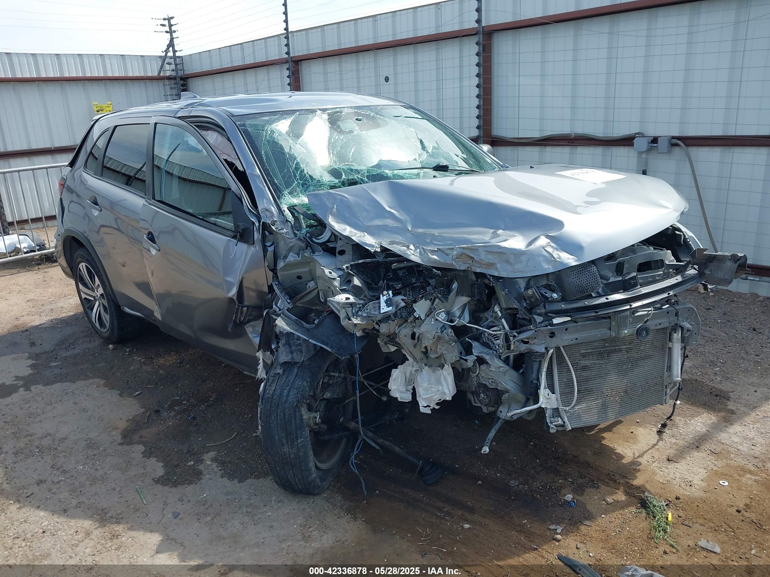 MITSUBISHI OUTLANDER image 6