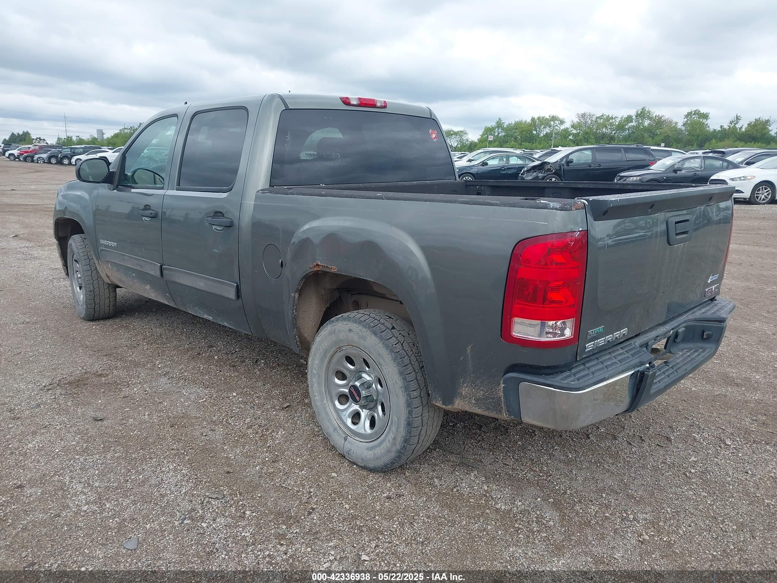 GMC SIERRA image 3