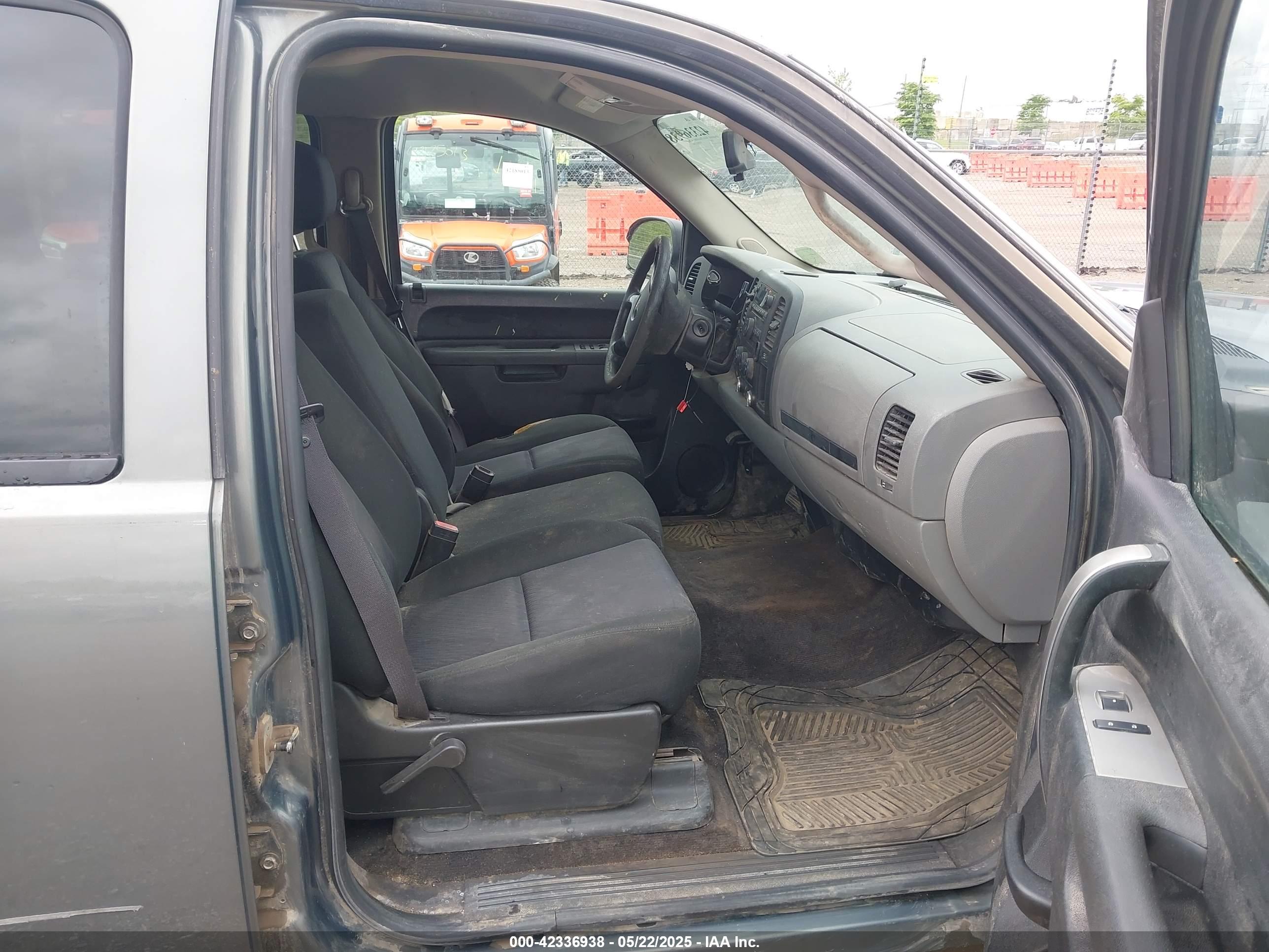 GMC SIERRA image 5