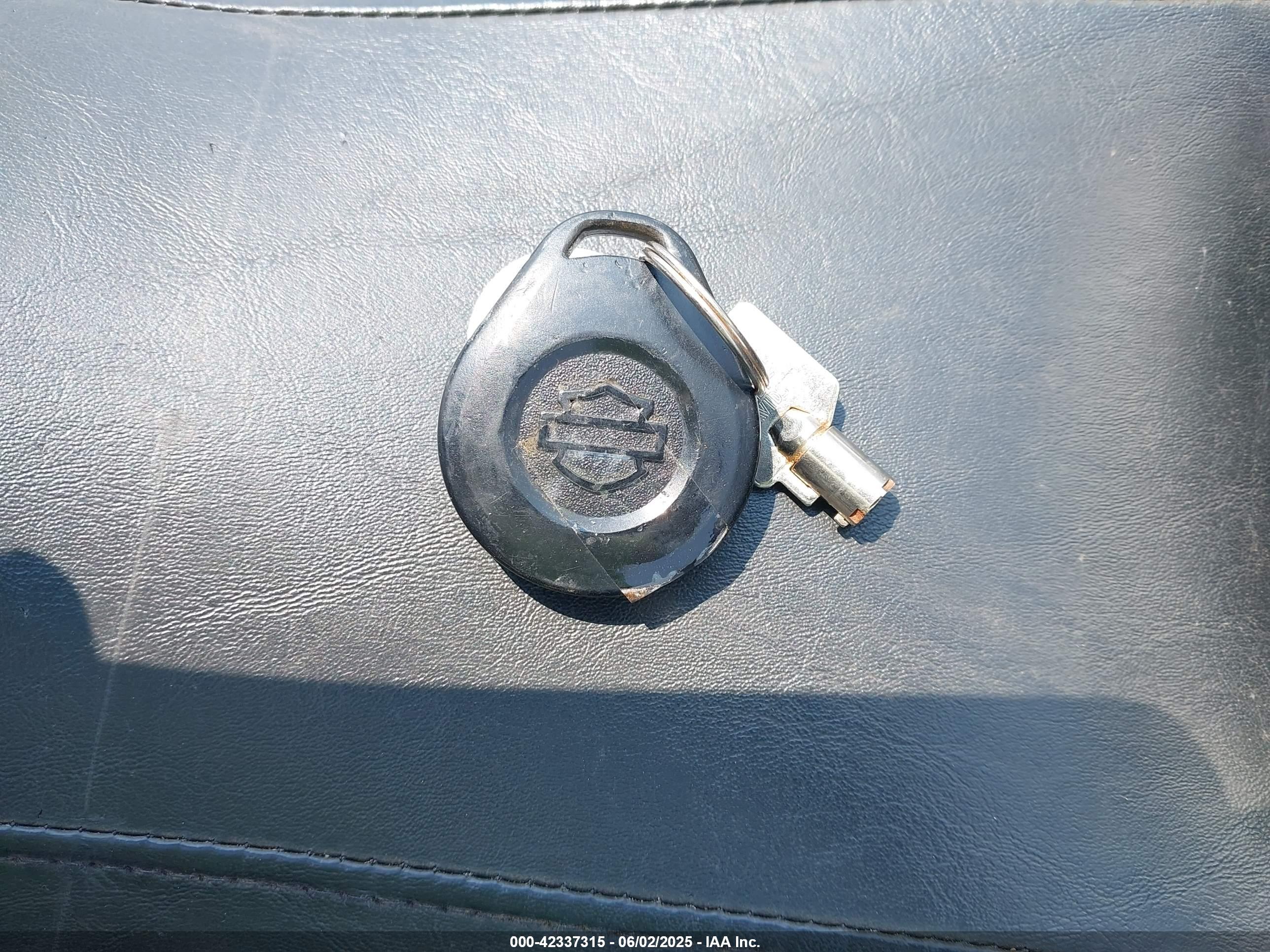 HARLEY-DAVIDSON FLHTK image 11