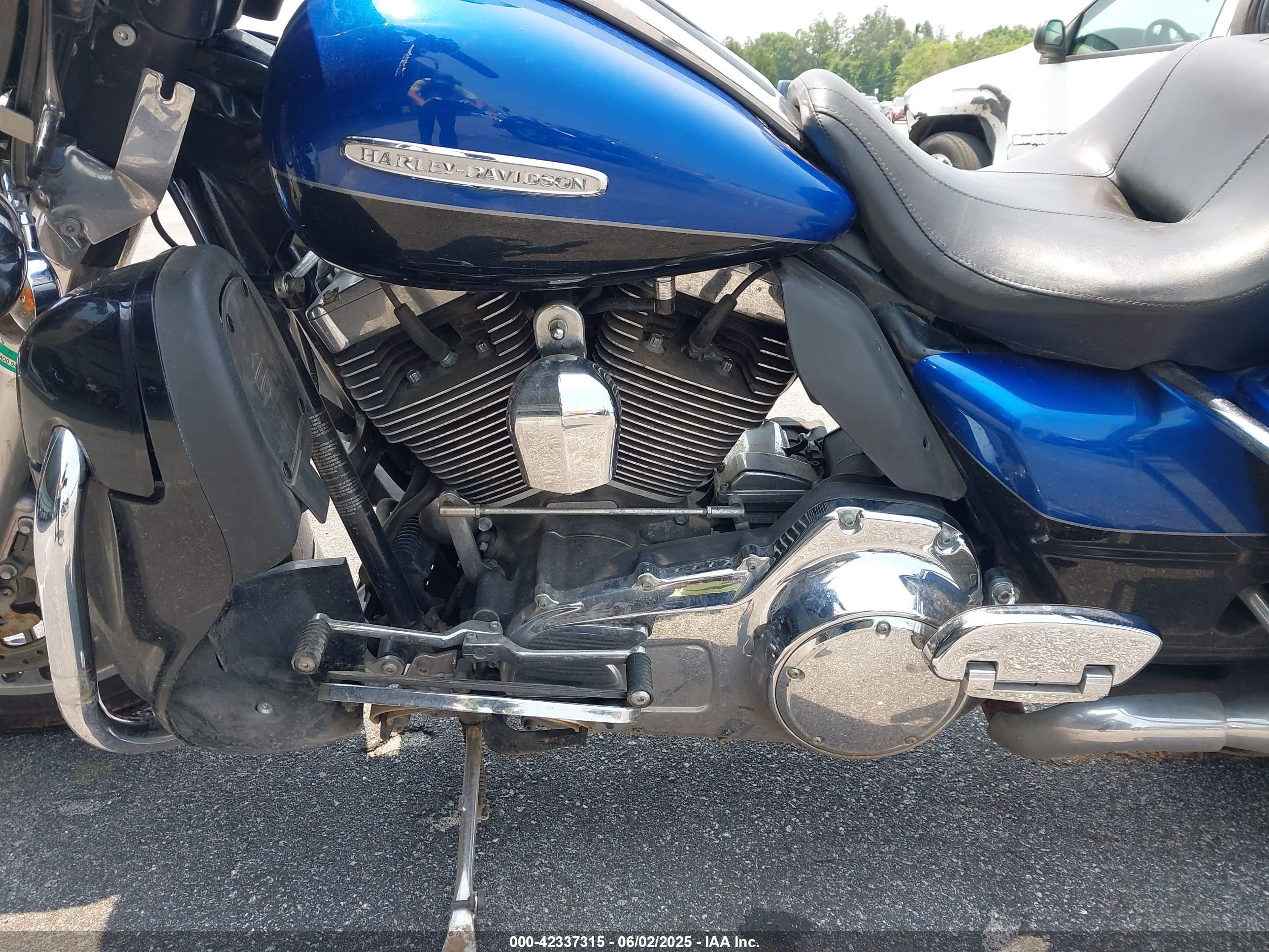 HARLEY-DAVIDSON FLHTK image 9