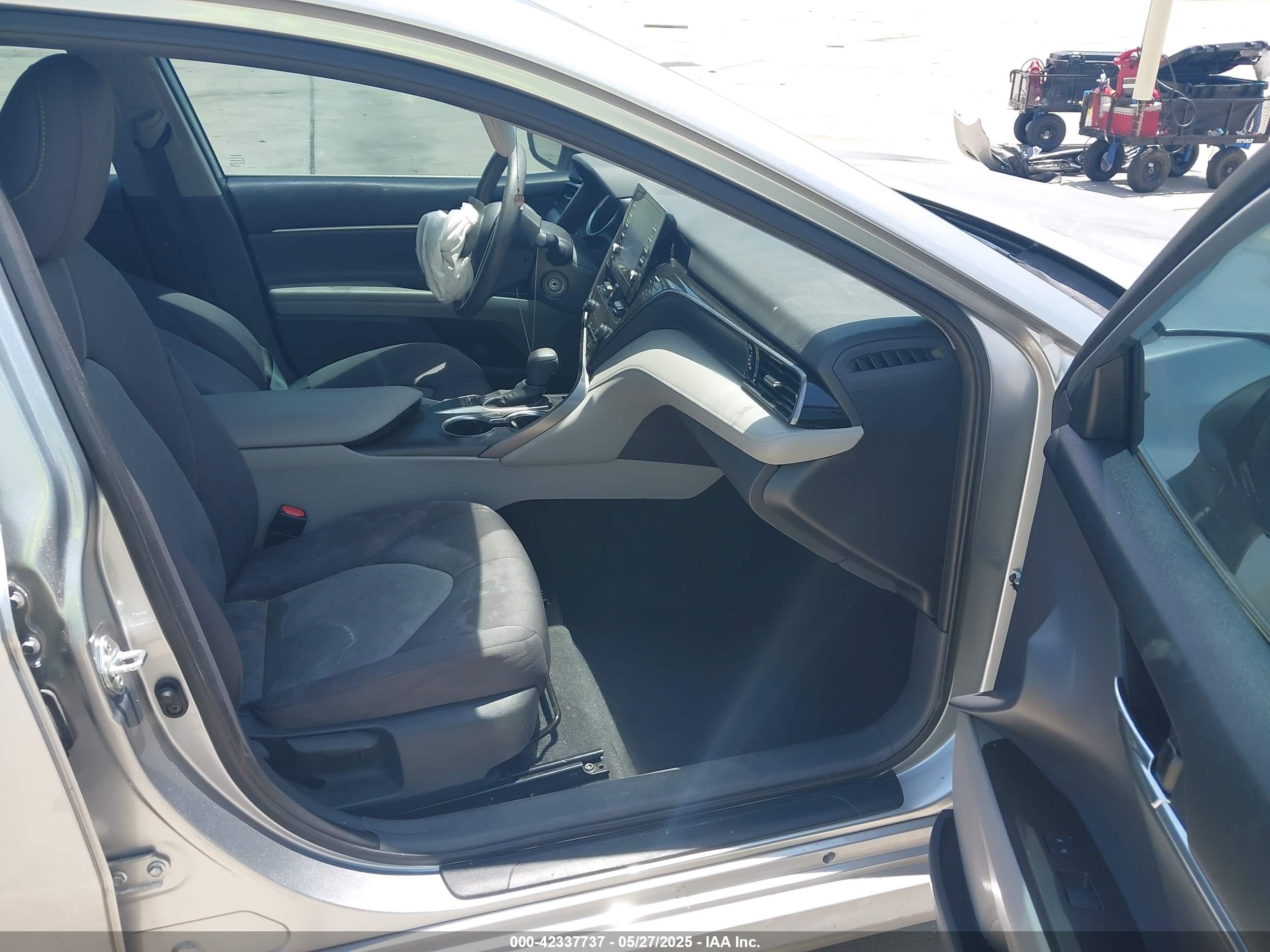 TOYOTA CAMRY image 5