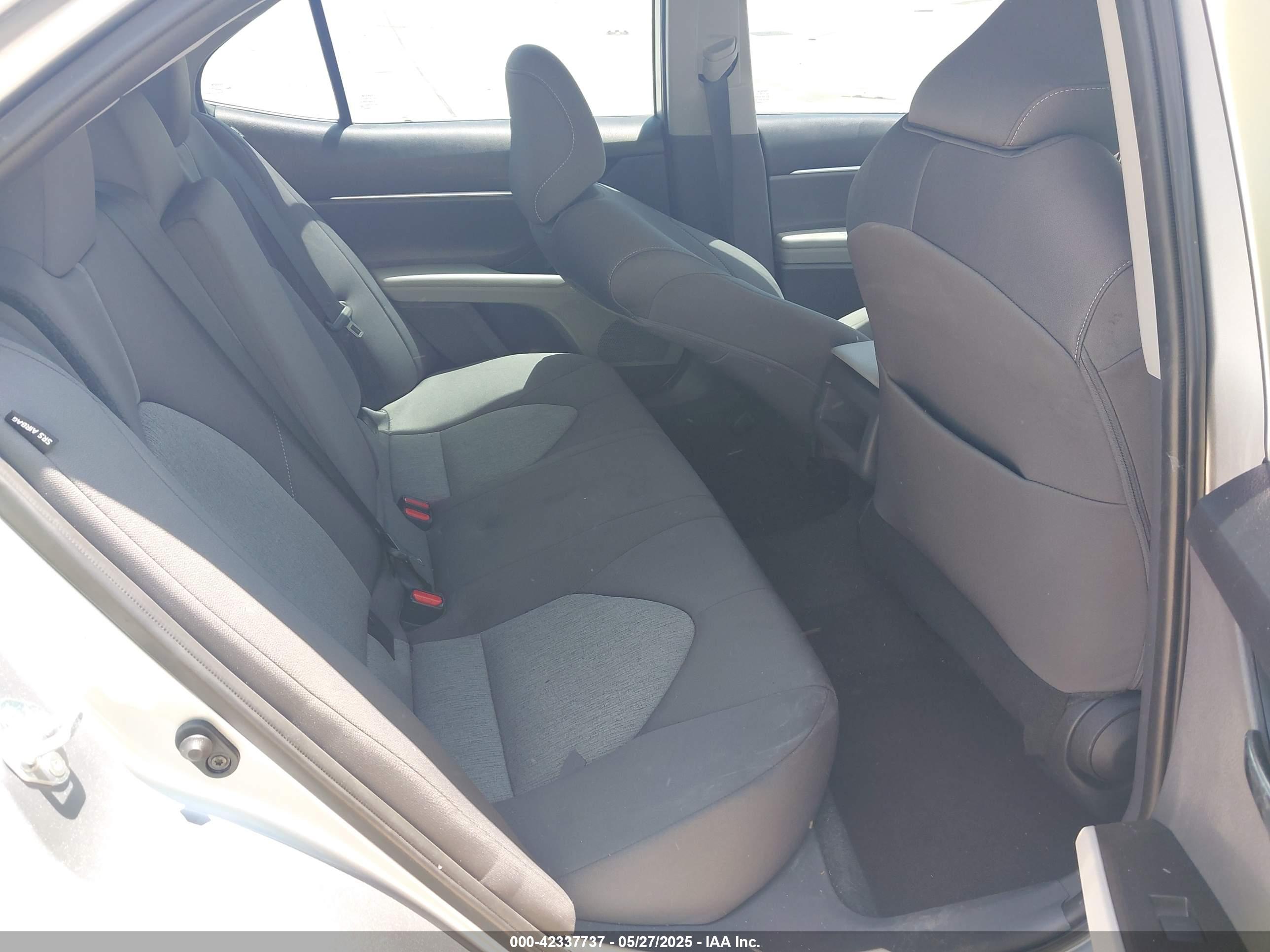 TOYOTA CAMRY image 8