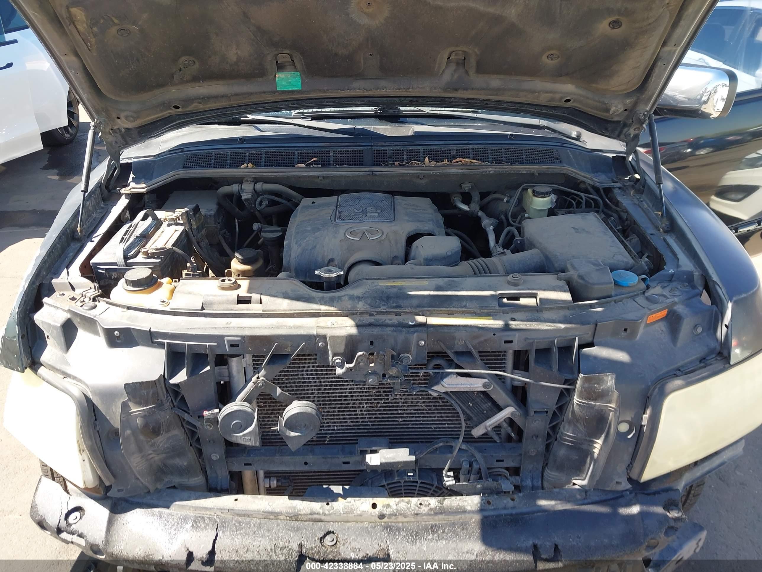 INFINITI QX56 image 10