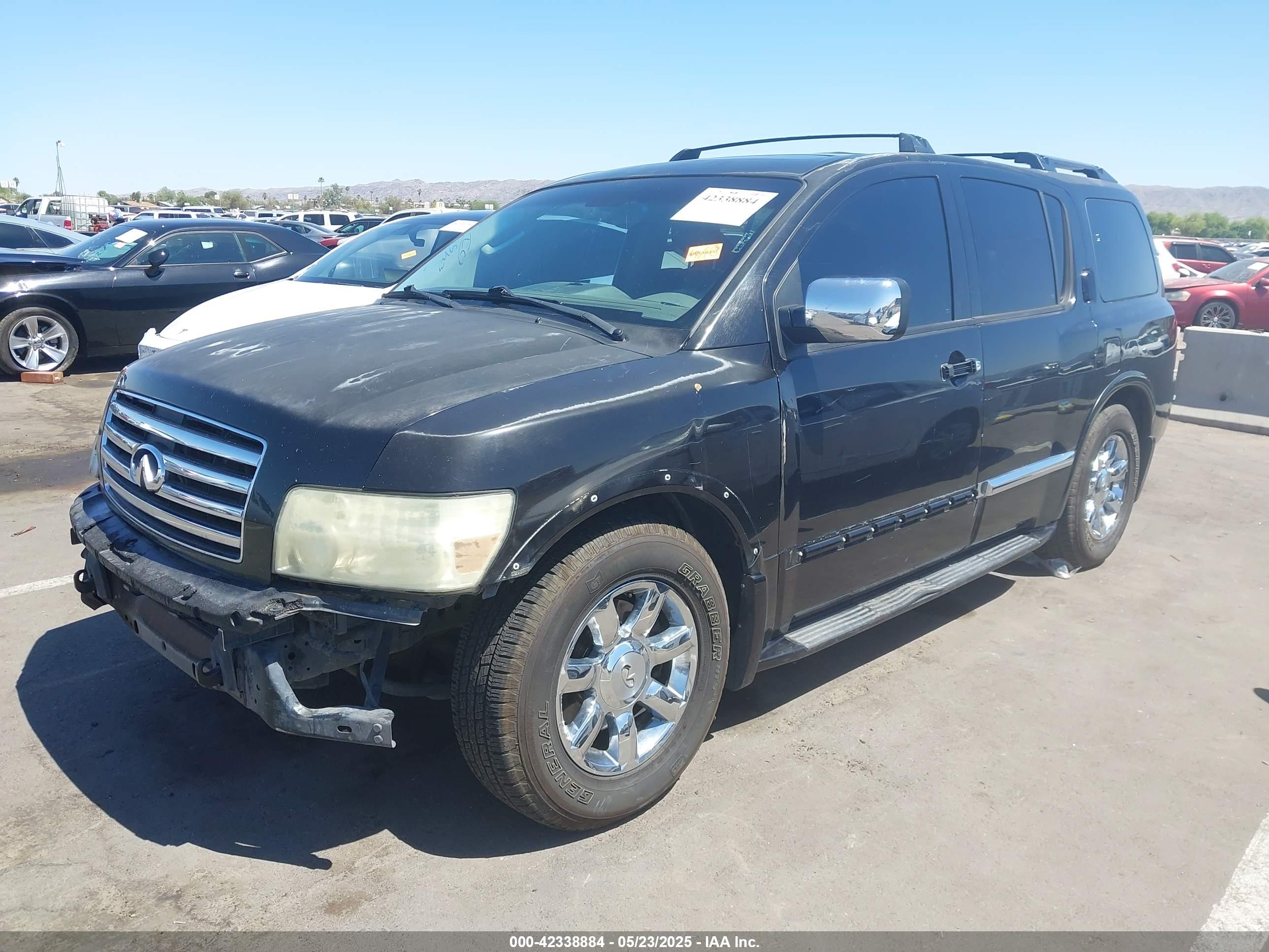 INFINITI QX56 image 2
