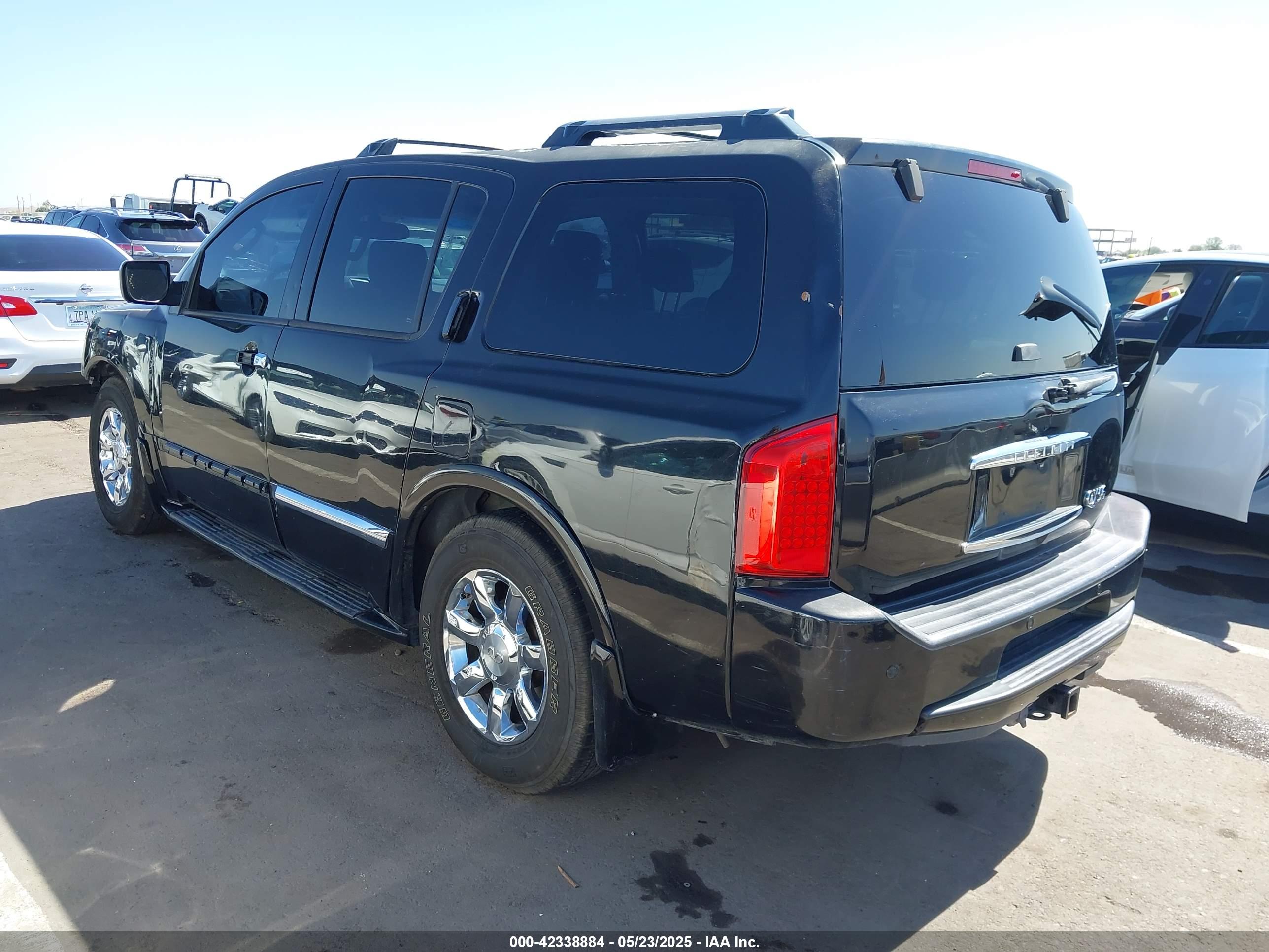 INFINITI QX56 image 3