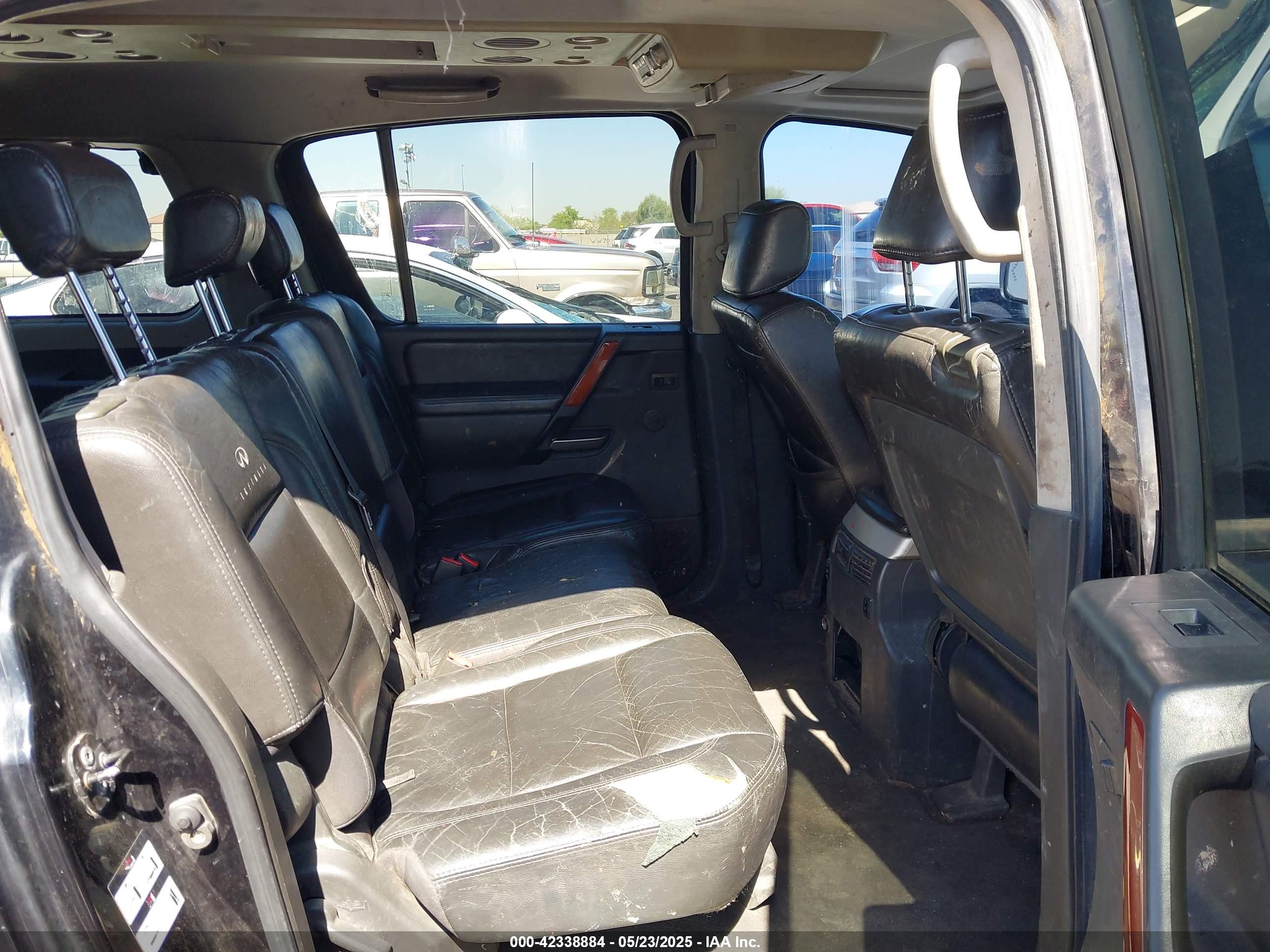 INFINITI QX56 image 8