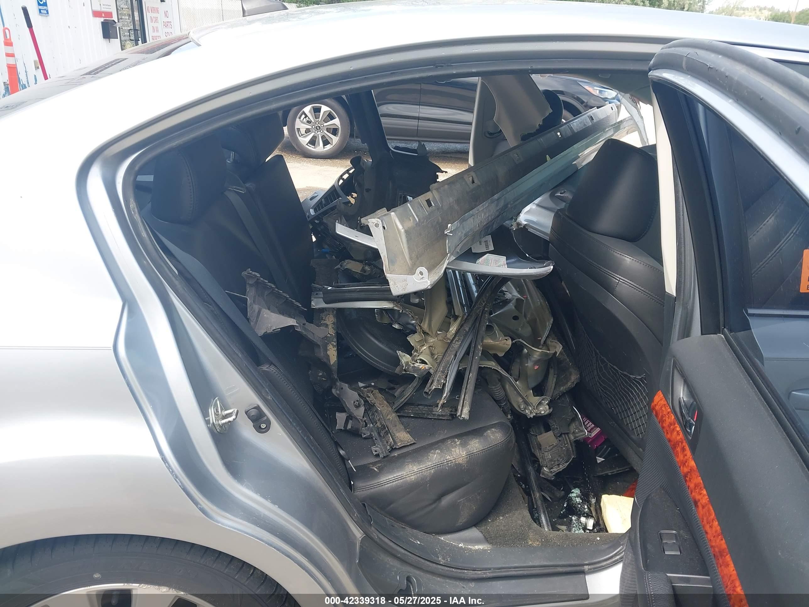 SUBARU LEGACY image 8