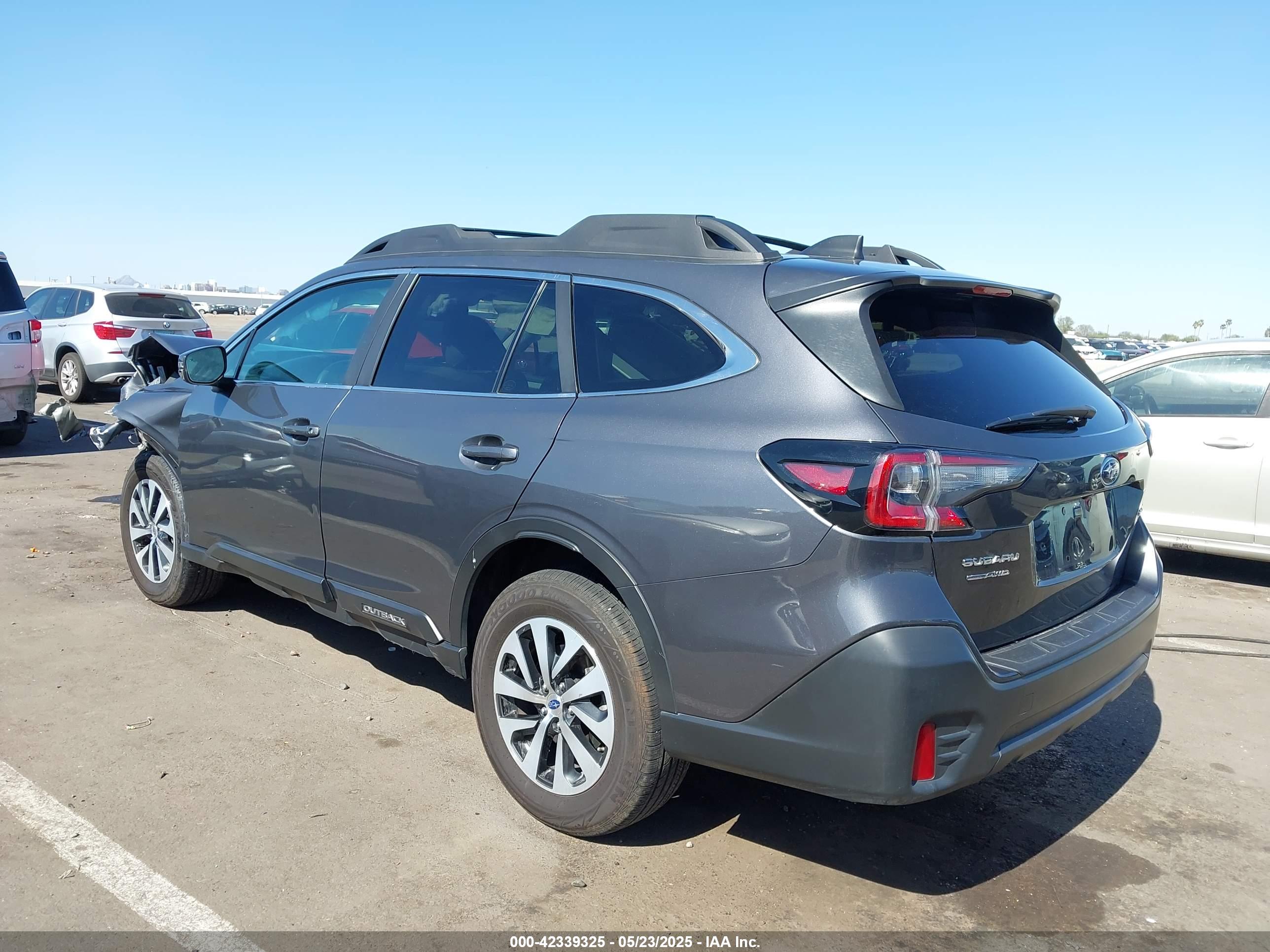 SUBARU OUTBACK image 3