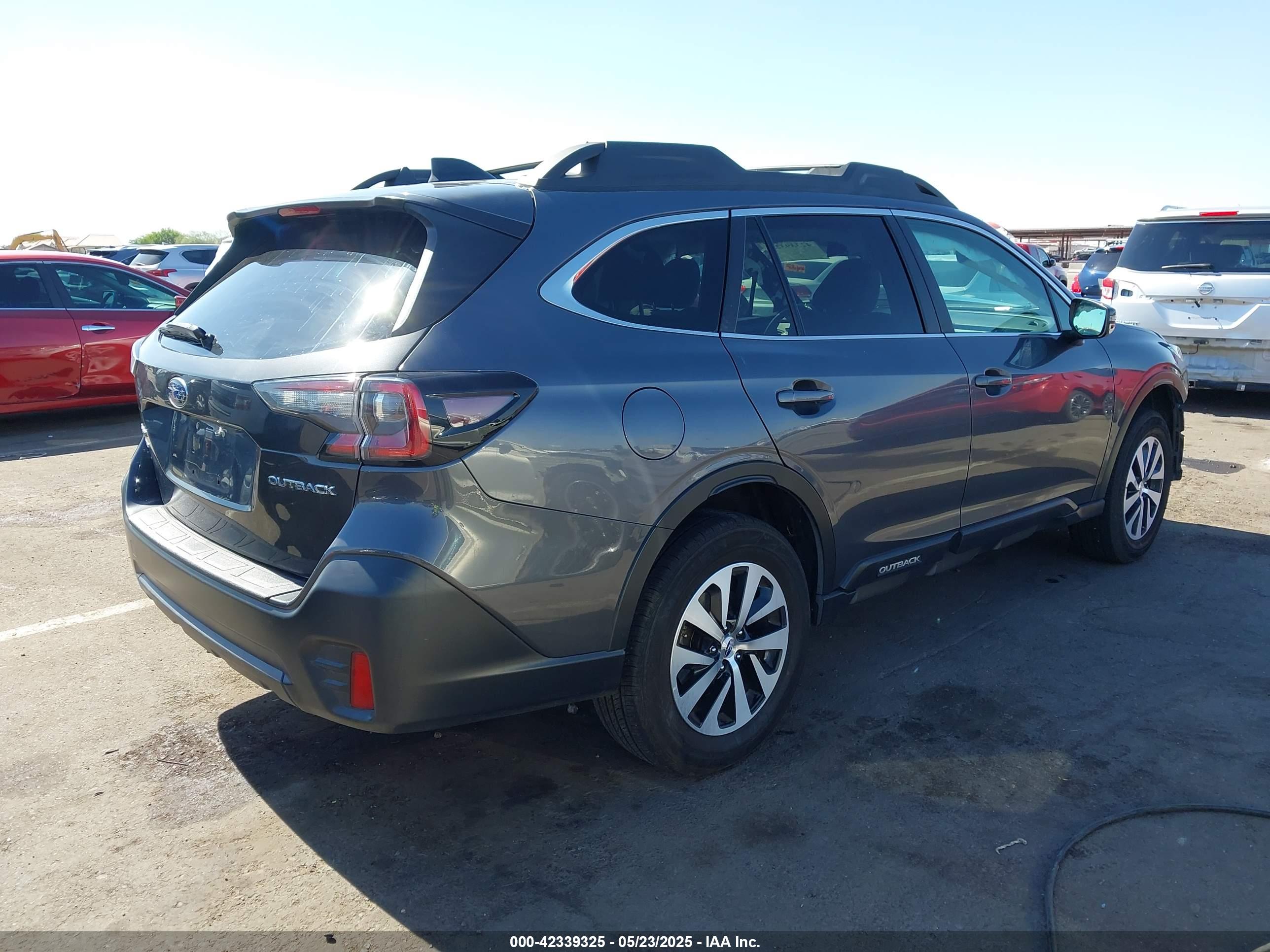 SUBARU OUTBACK image 4