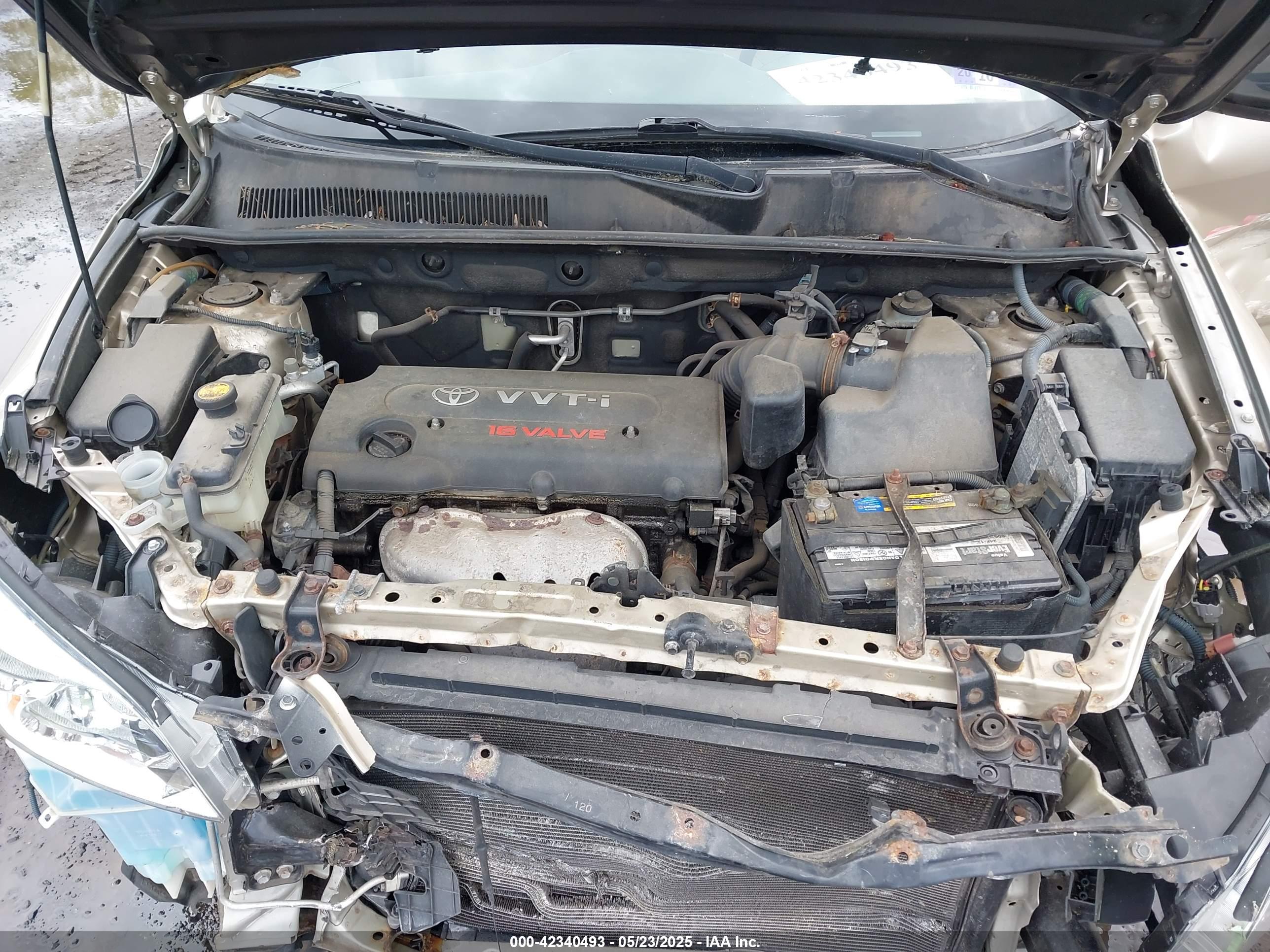 TOYOTA RAV4 image 10