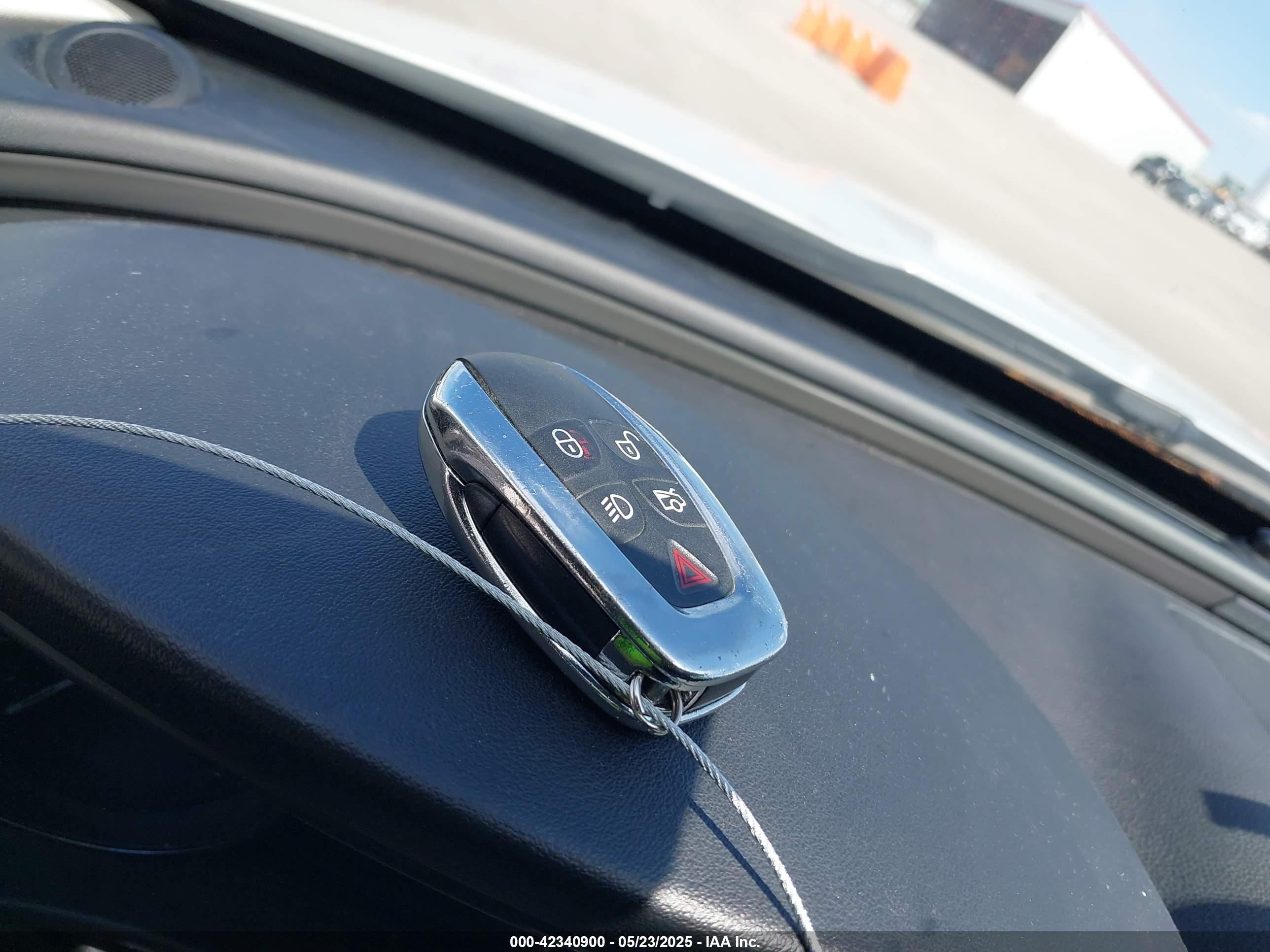 JAGUAR XE image 11