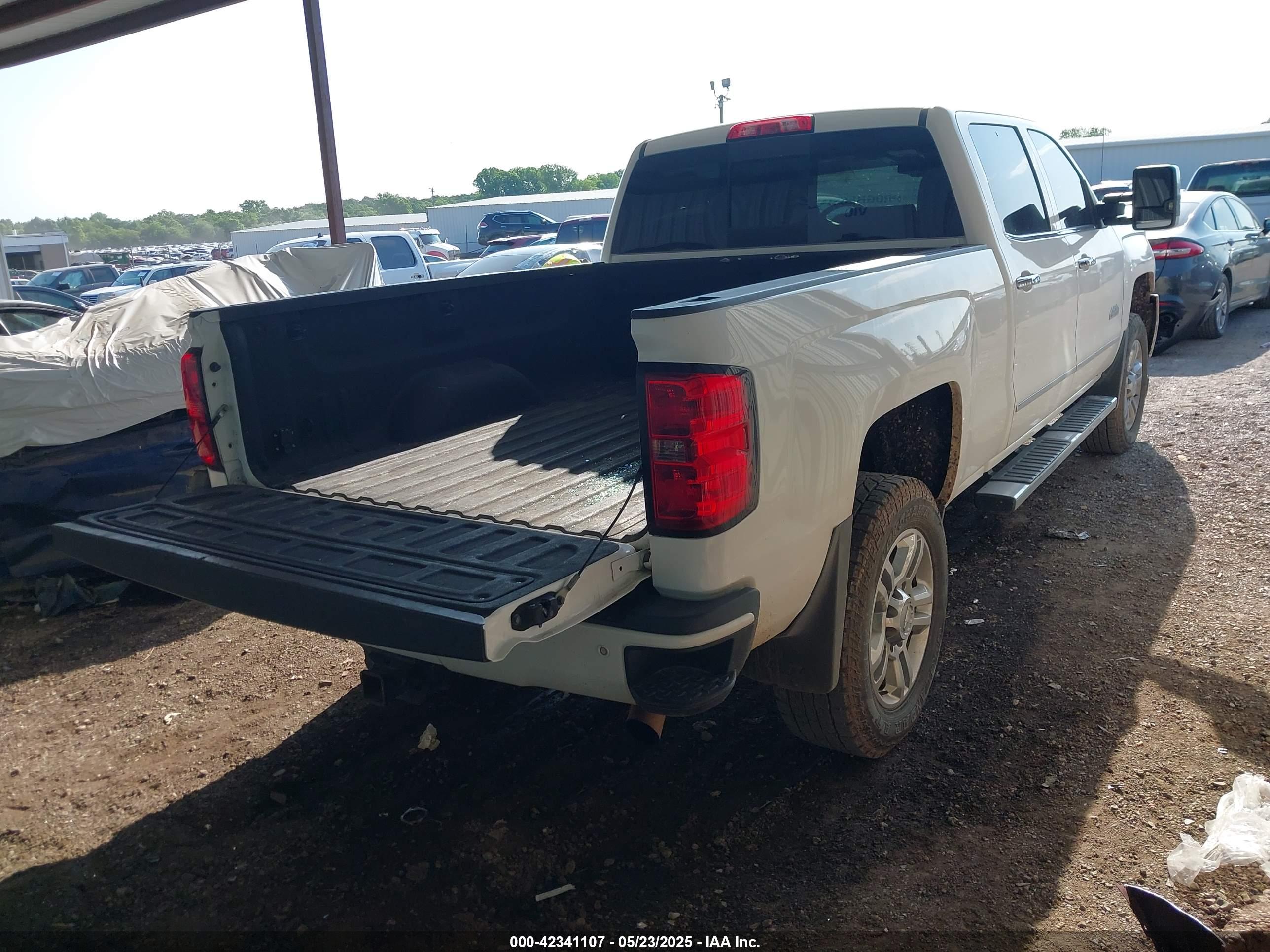 CHEVROLET SILVERADO image 4
