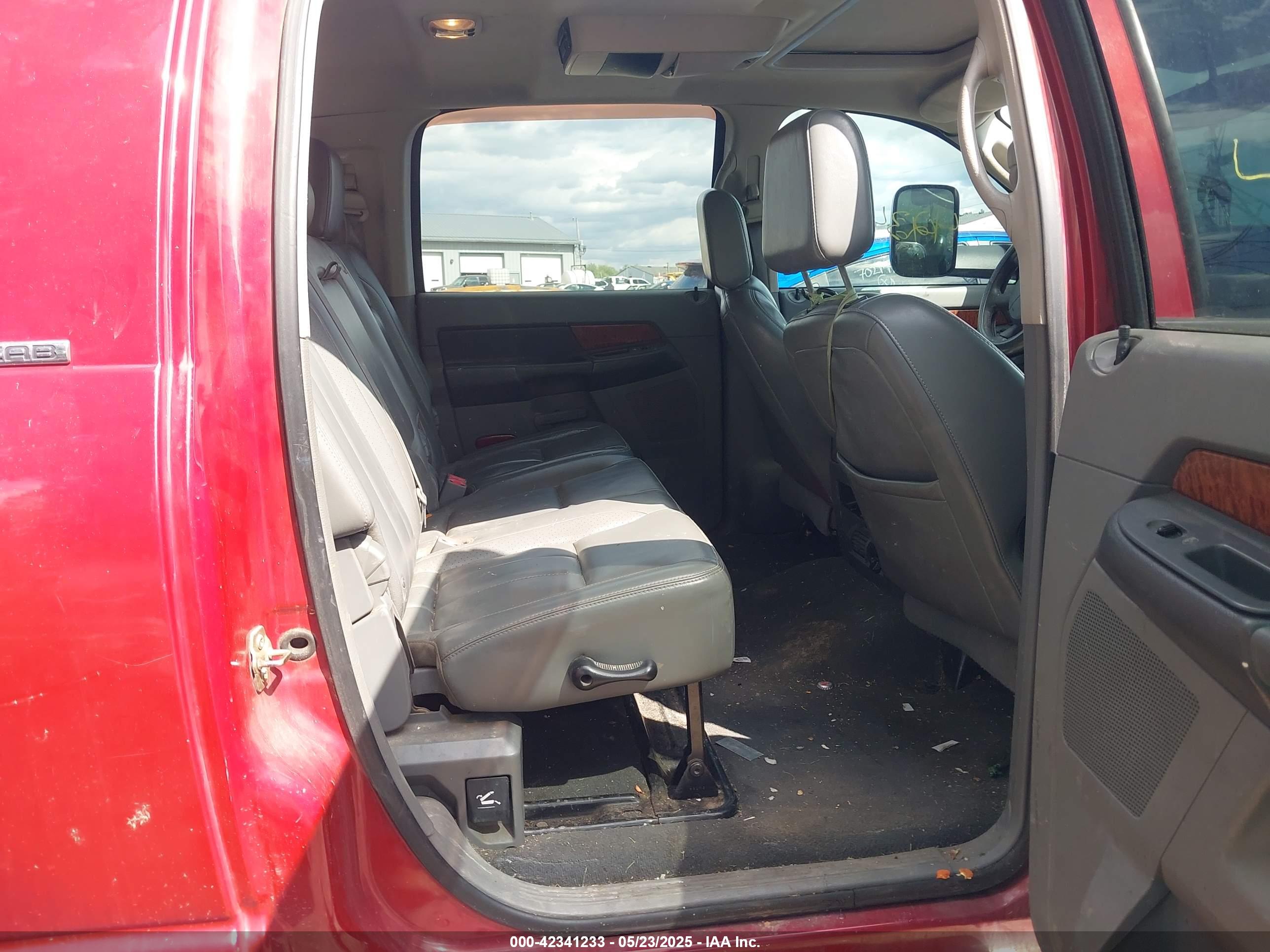 DODGE RAM image 8