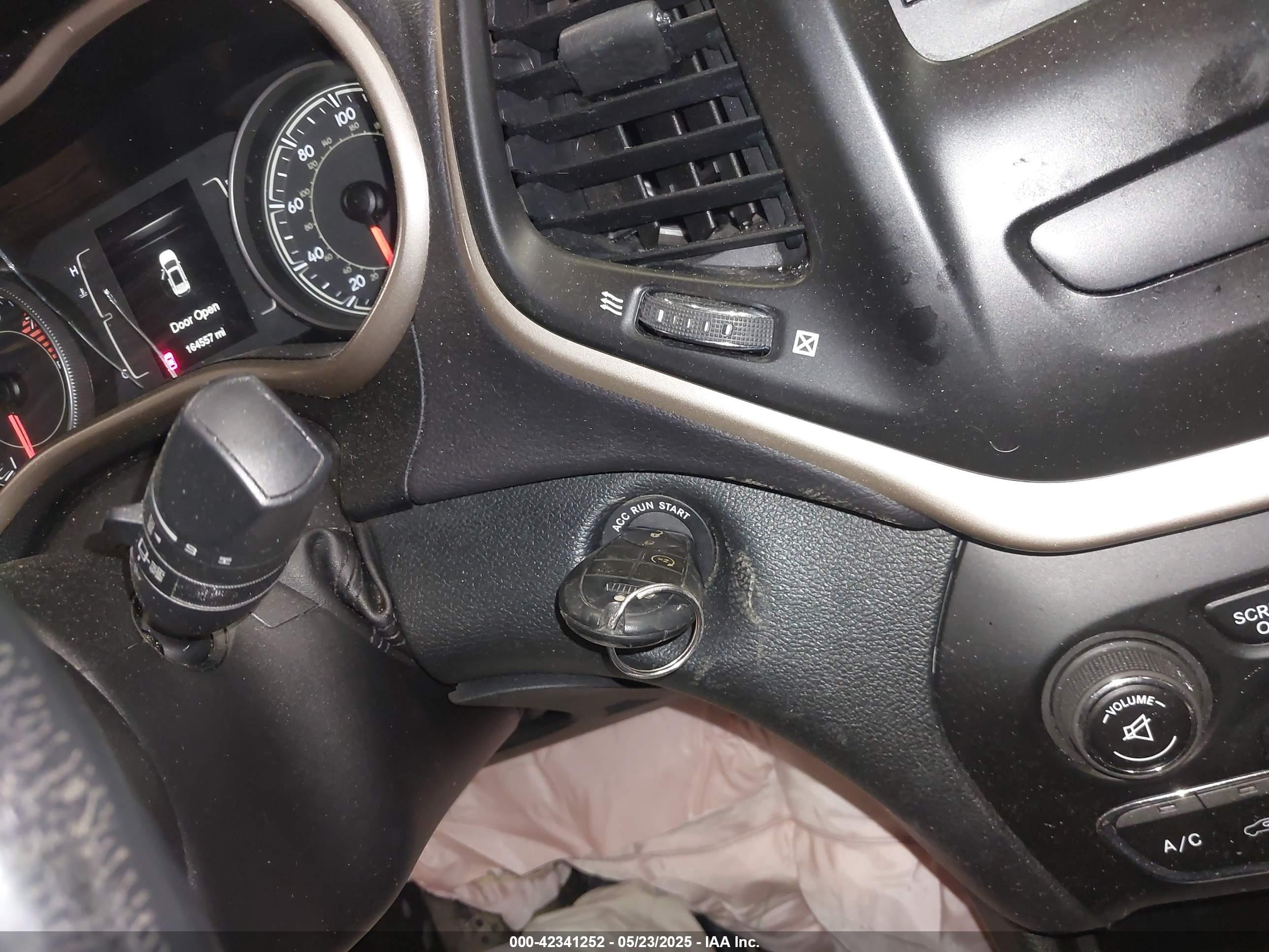 JEEP CHEROKEE image 11
