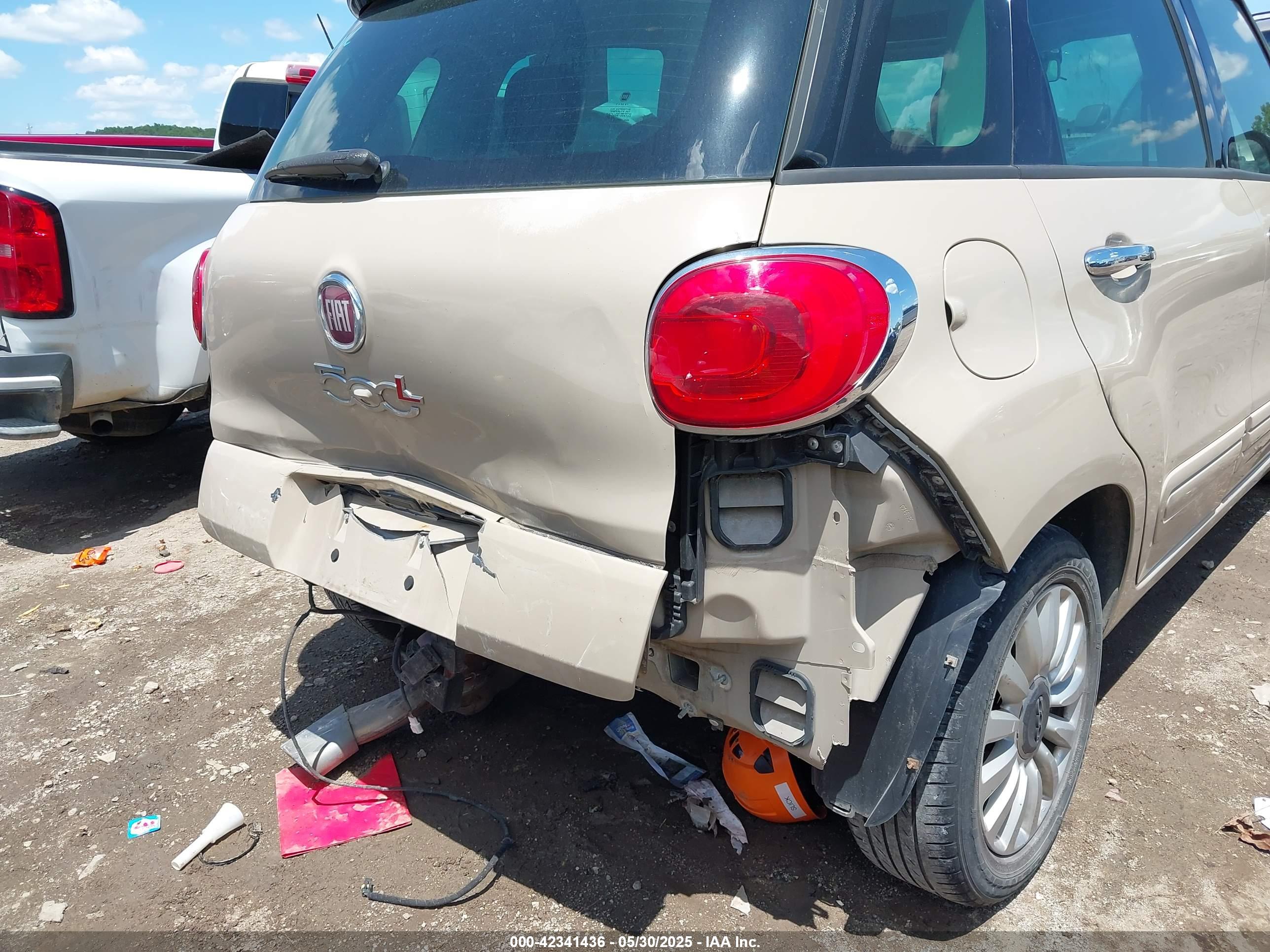 FIAT 500L image 6